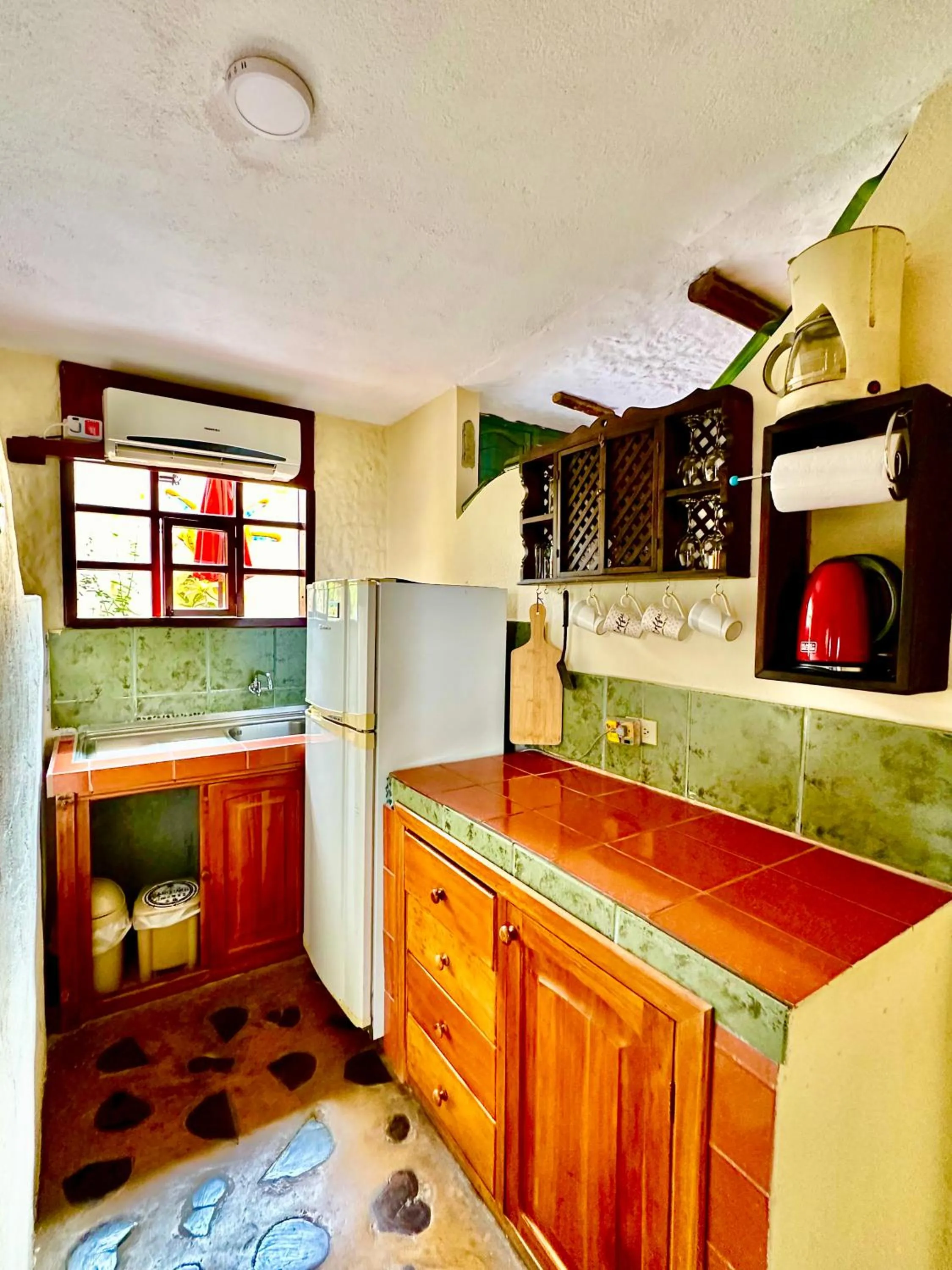 Kitchen or kitchenette in Casa del Lago Lodging House