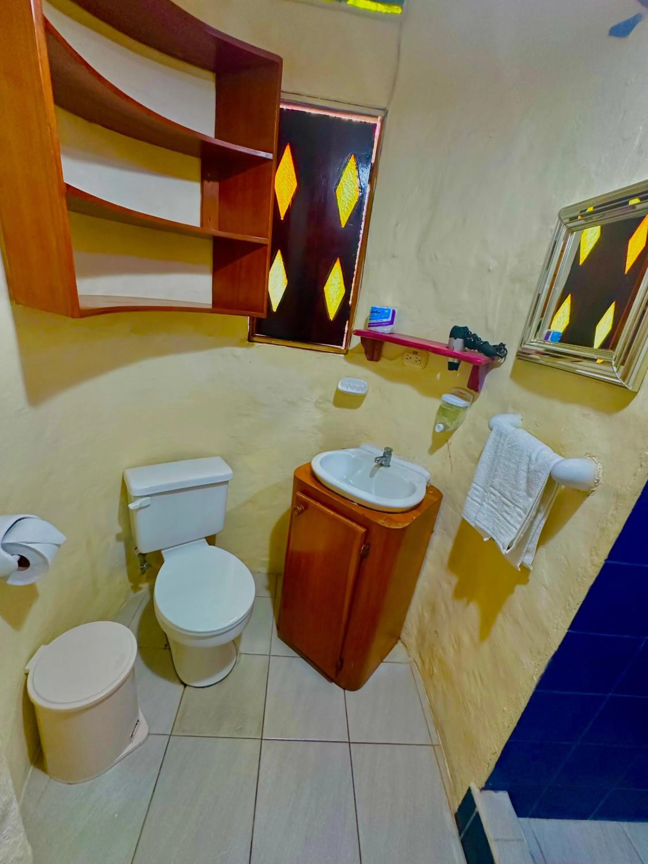 Bathroom in Casa del Lago Lodging House