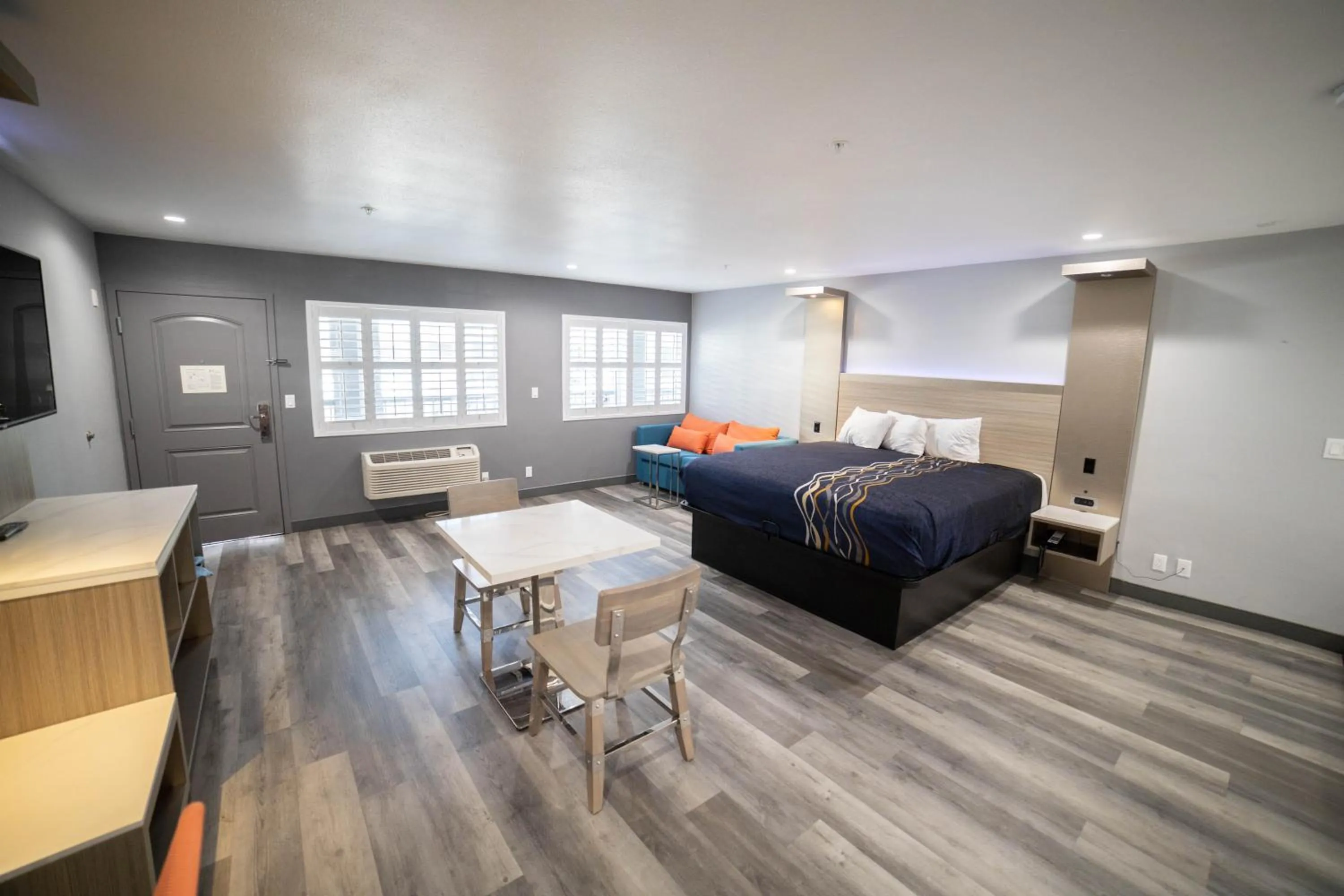 Bedroom, Bed in Travelodge by Wyndham Whittier