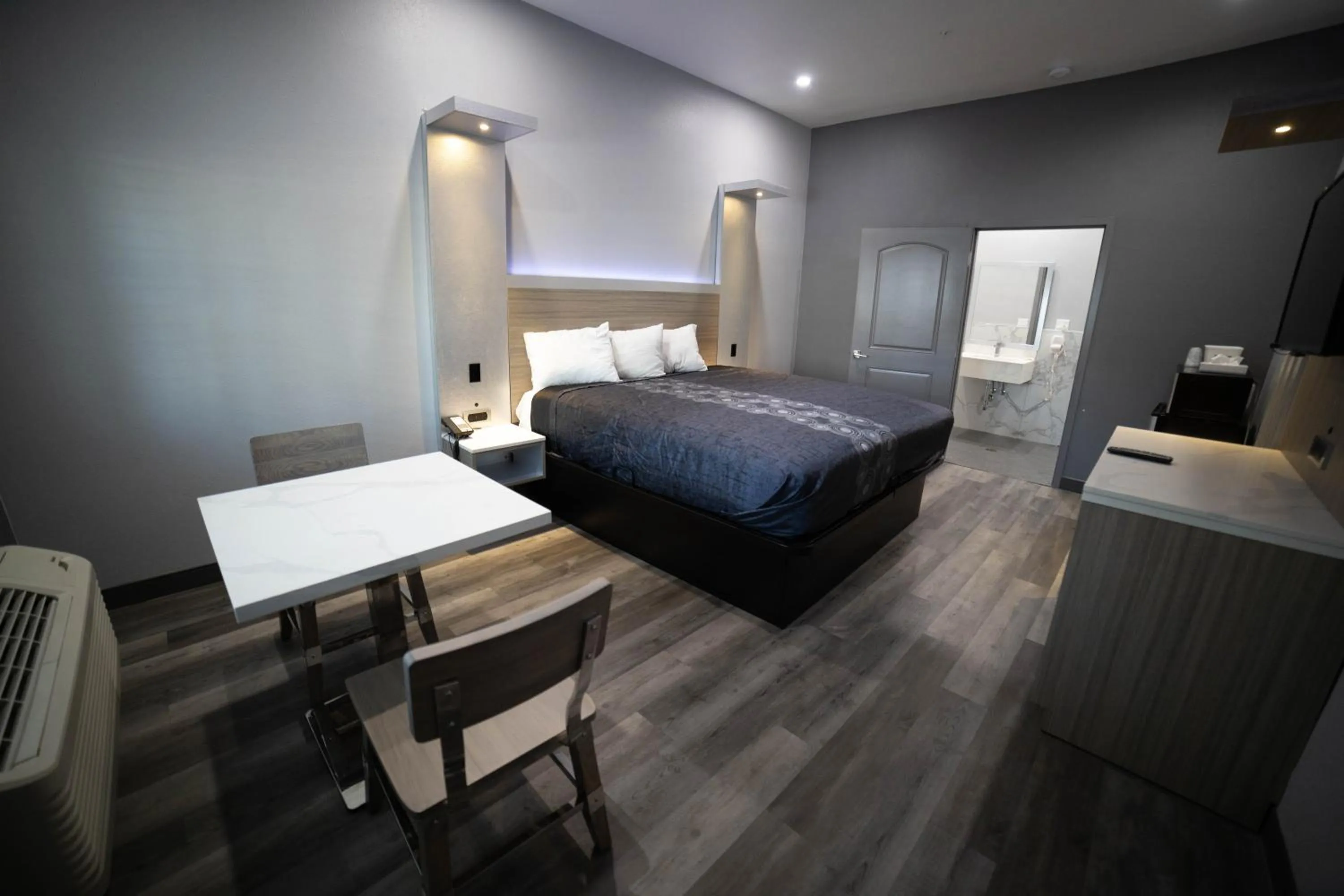 Bedroom, Bed in Travelodge by Wyndham Whittier