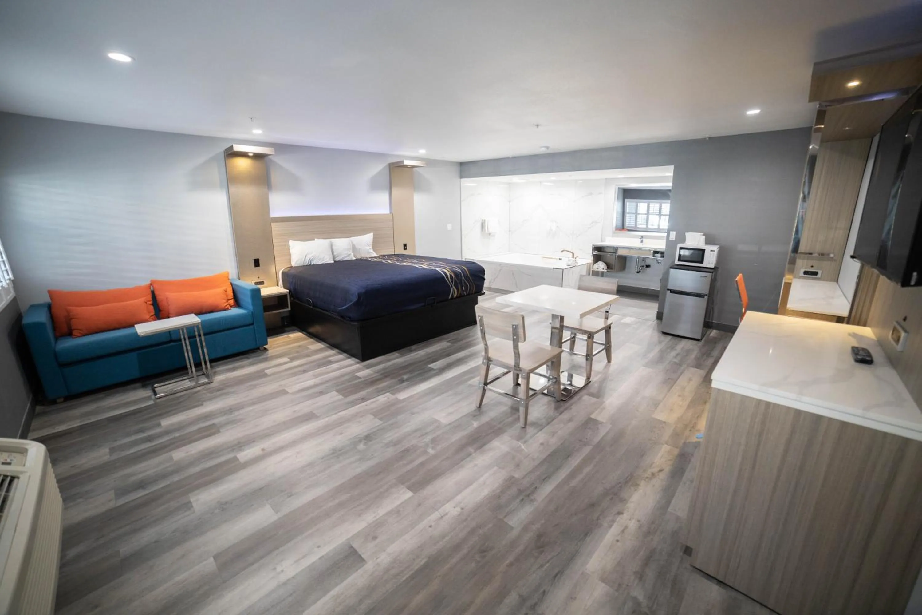 Bedroom, Bed in Travelodge by Wyndham Whittier