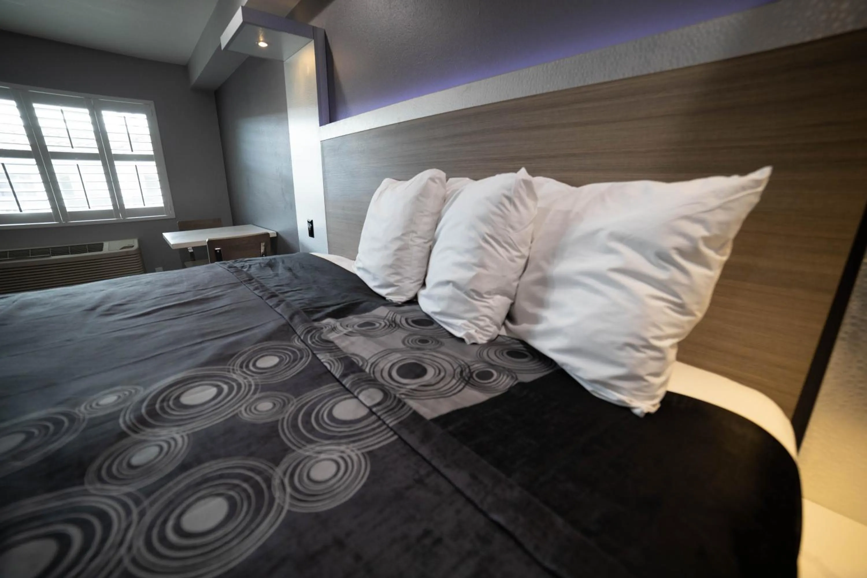 Bedroom, Bed in Travelodge by Wyndham Whittier