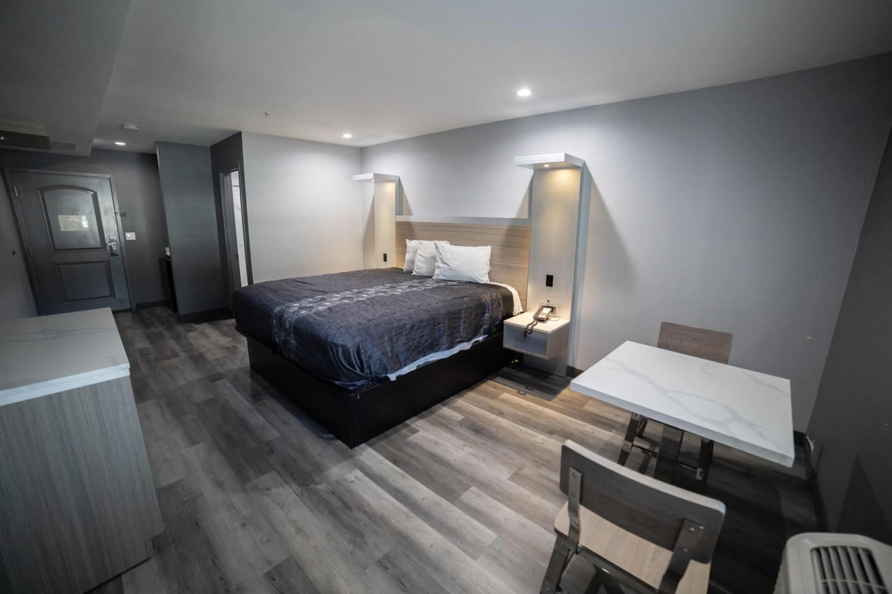 Bedroom, Bed in Travelodge by Wyndham Whittier