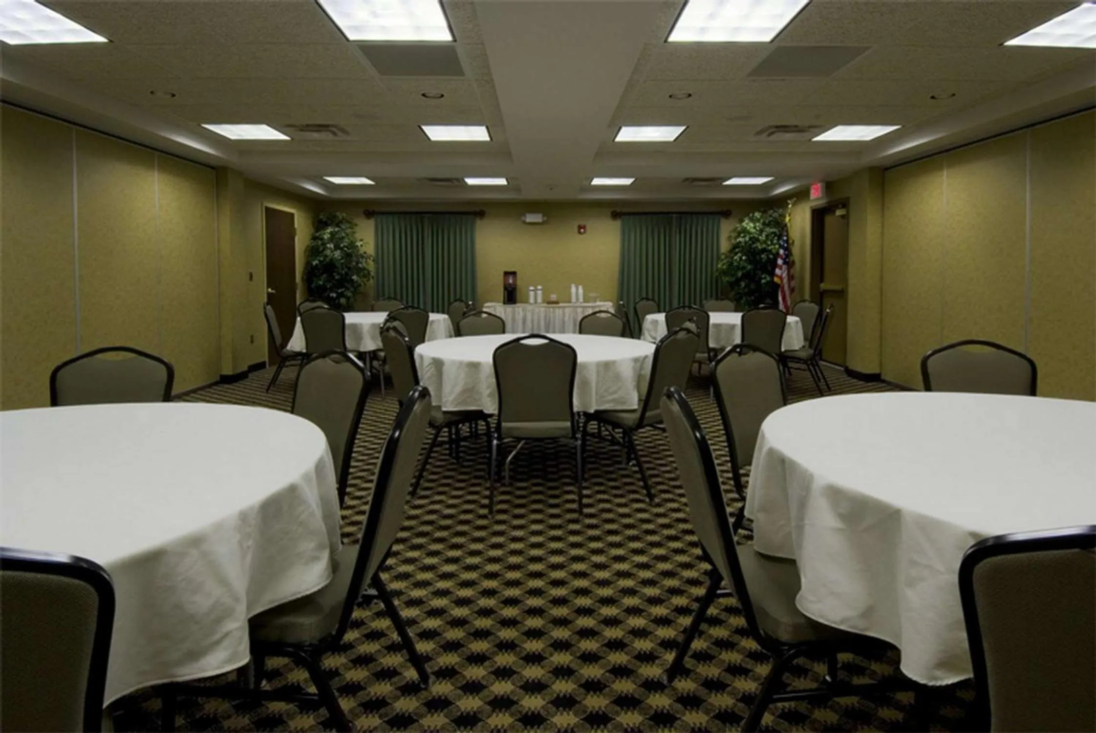 Meeting/conference room in Hampton Inn Marshall