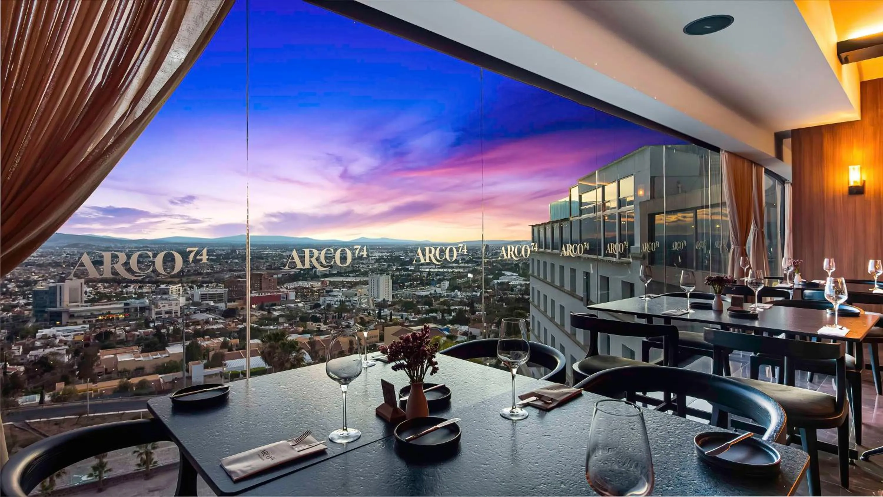 Restaurant/places to eat in Hilton Queretaro