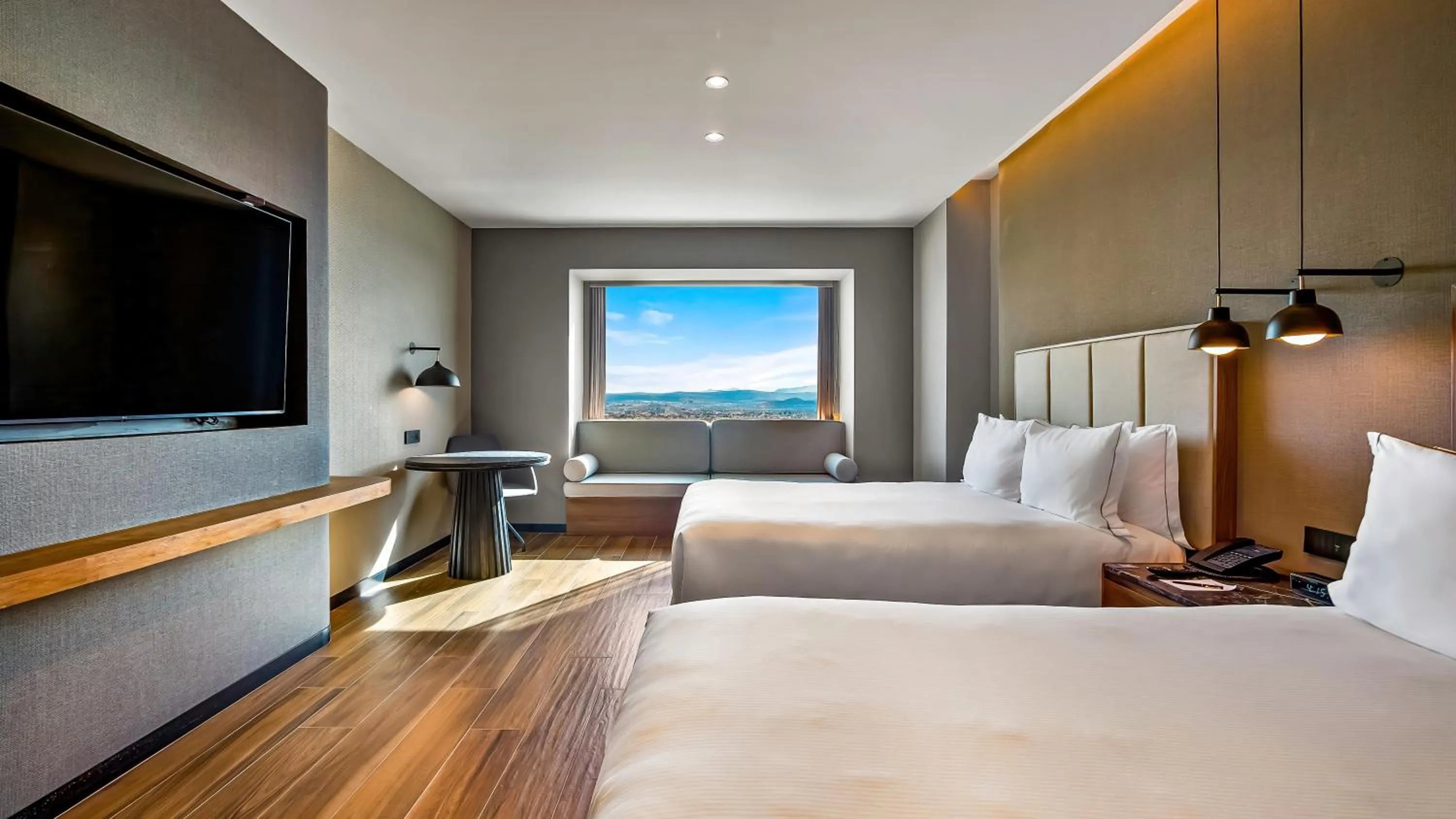 Photo of the whole room, Bed in Hilton Queretaro