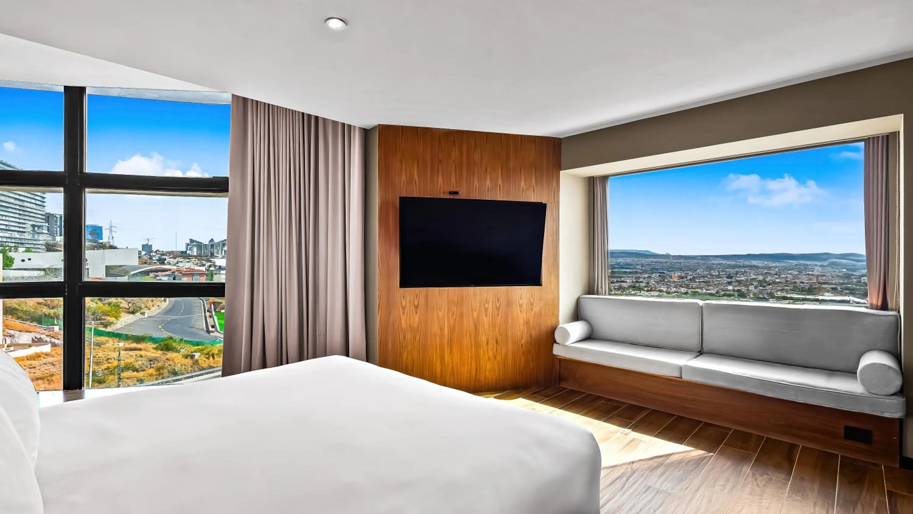 TV and multimedia, Bed in Hilton Queretaro