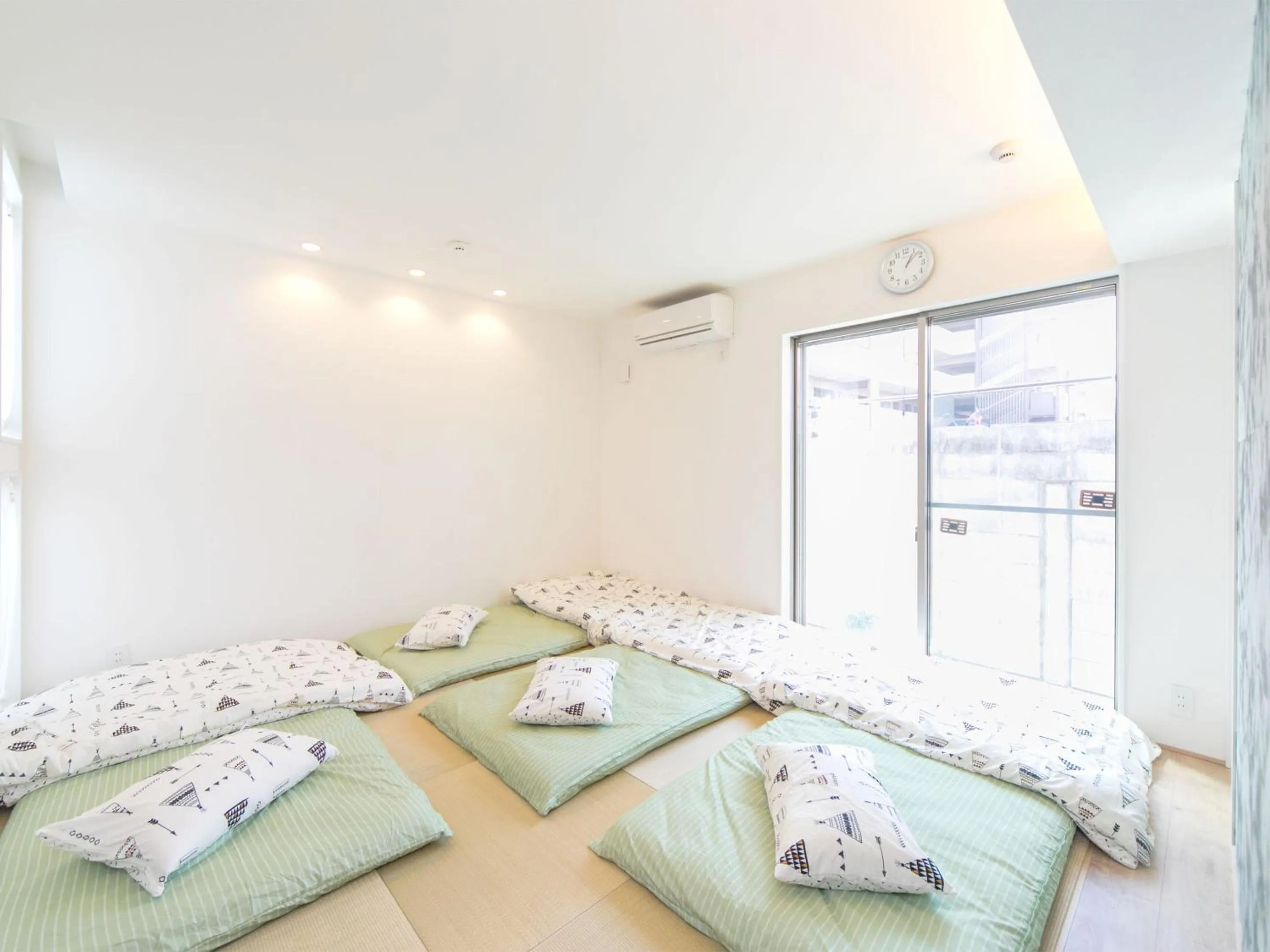 Photo of the whole room, Bed in Kevin's Place II (Annex)