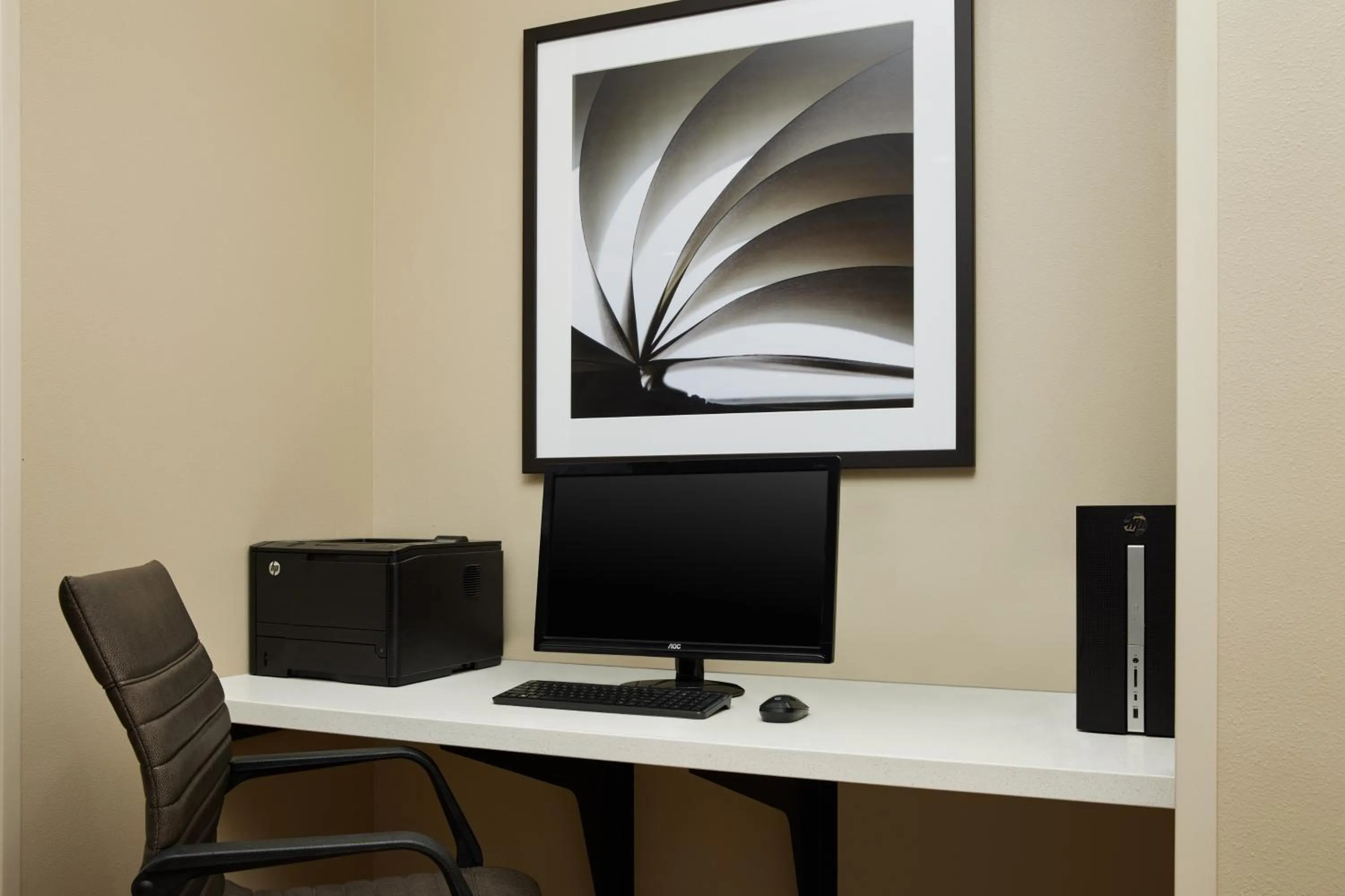 Guests in Candlewood Suites Valdosta Mall by IHG