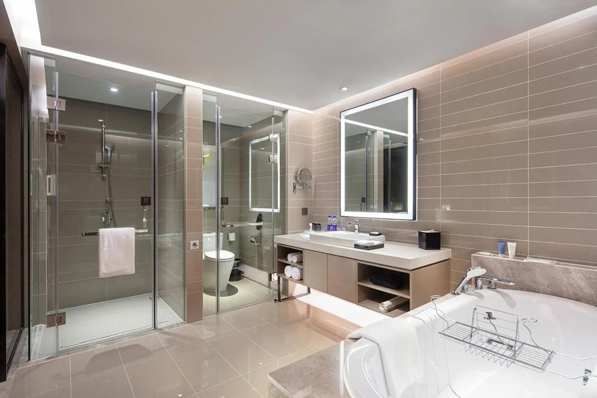 Bathroom, Bed in Holiday Inn Tianjin Wuqing by IHG