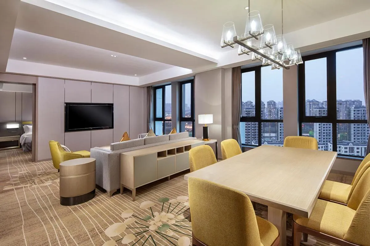 Living room in Holiday Inn Tianjin Wuqing by IHG