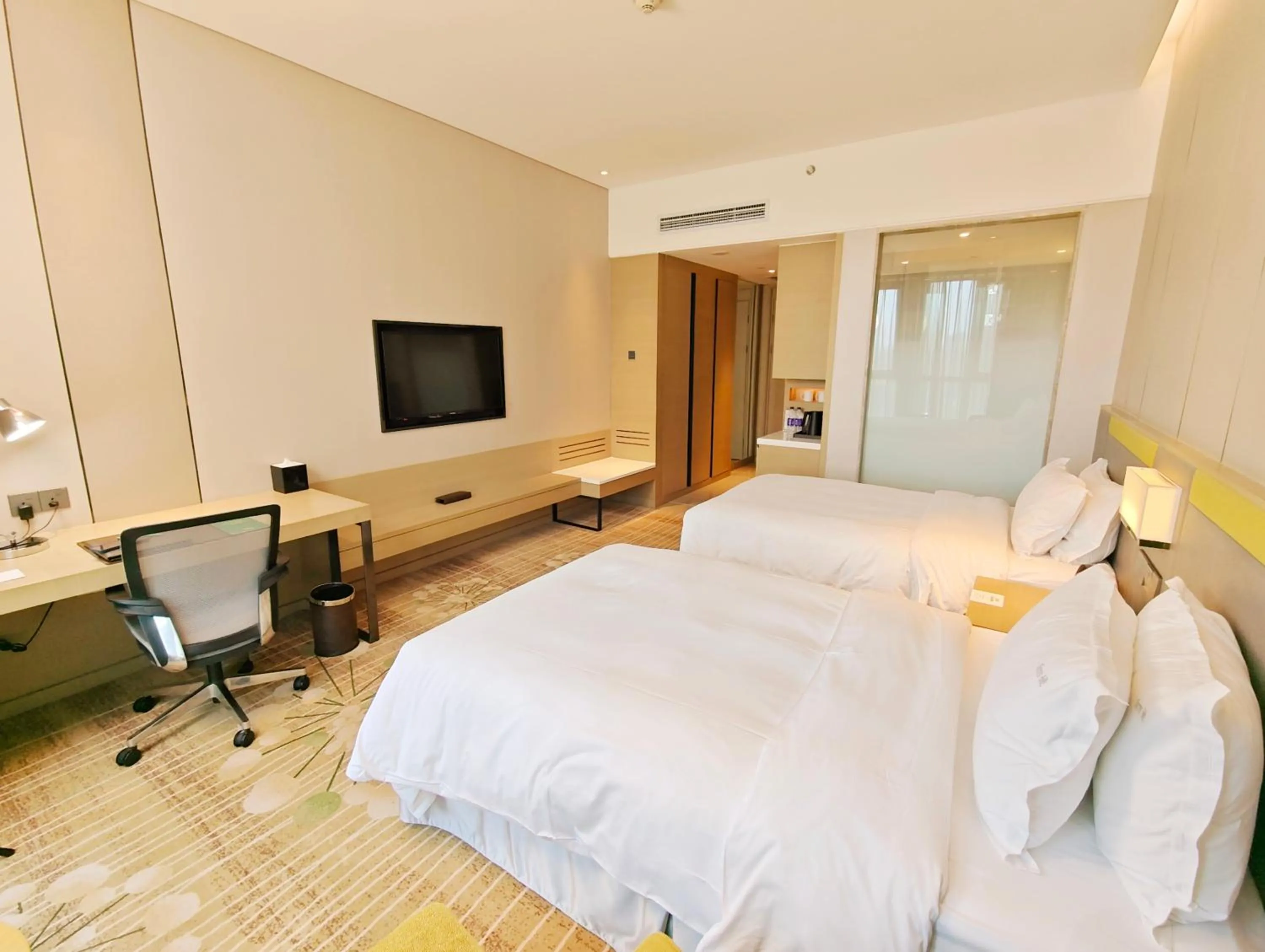 Bedroom, Bed in Holiday Inn Tianjin Wuqing by IHG