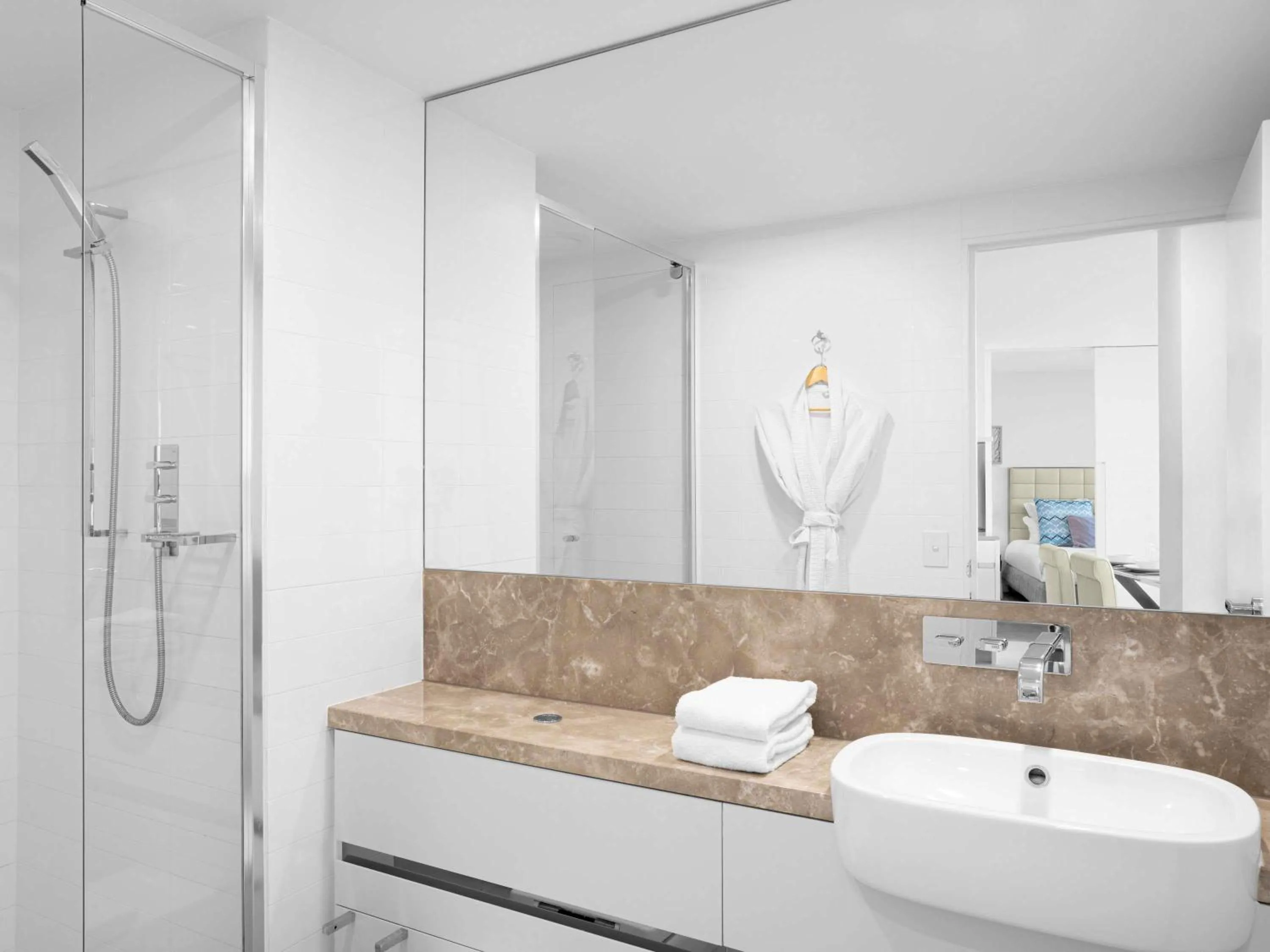 Bedroom in Peppers Soul Surfers Paradise