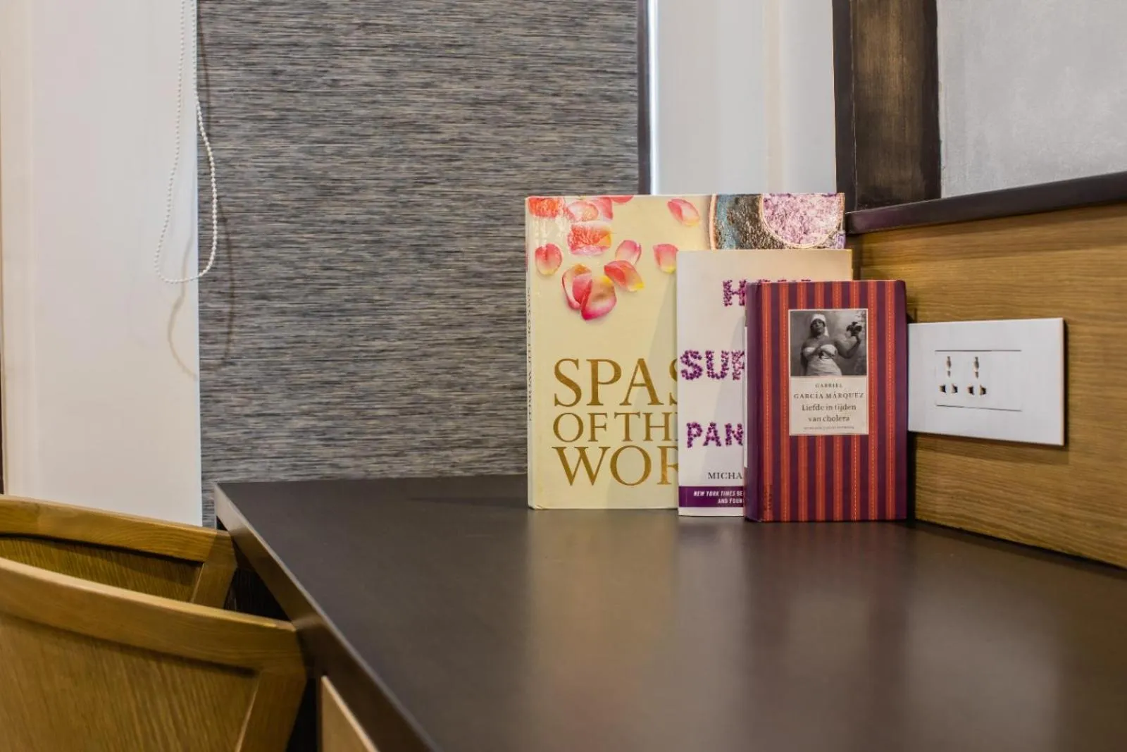 Text overlay in Purple Cloud Hotel