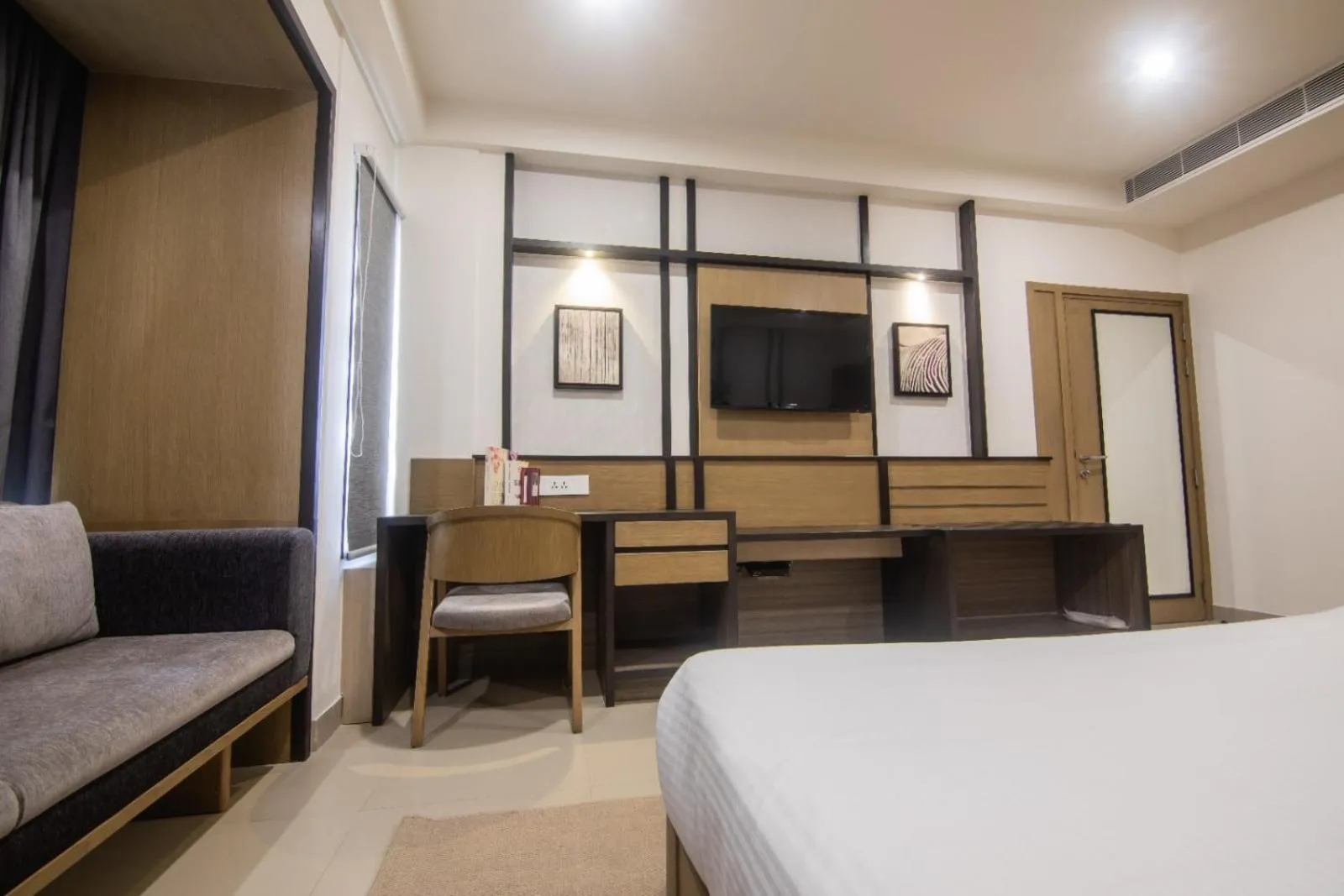 Bed in Purple Cloud Hotel