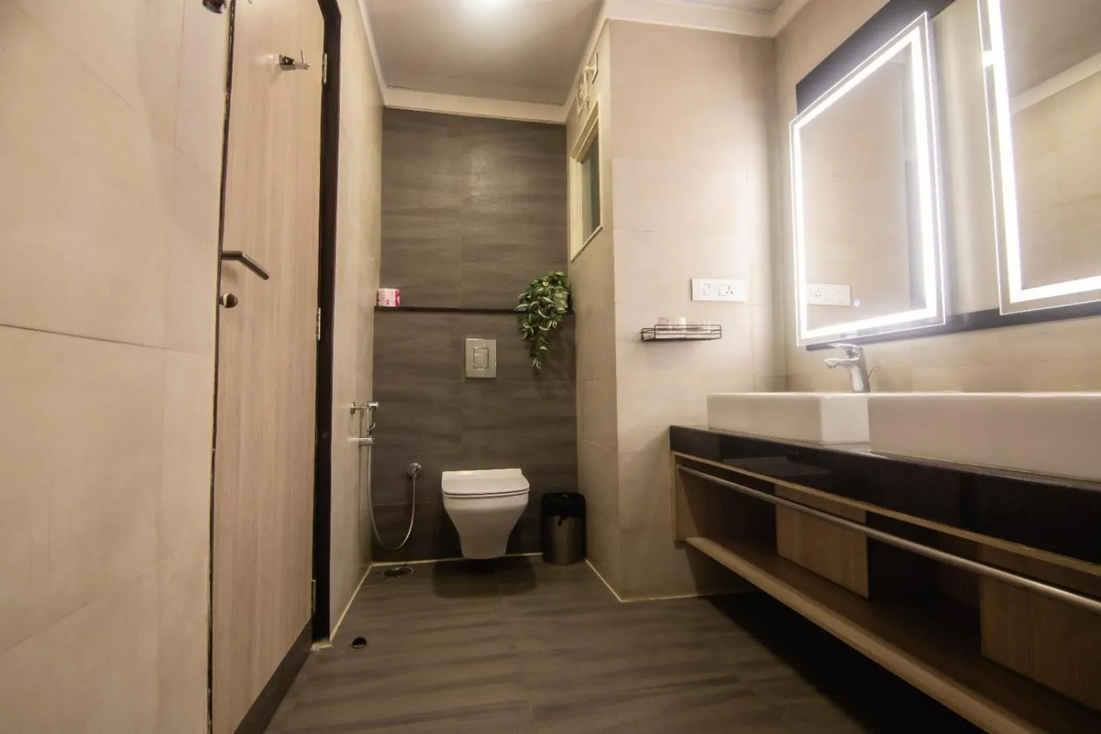 Toilet in Purple Cloud Hotel