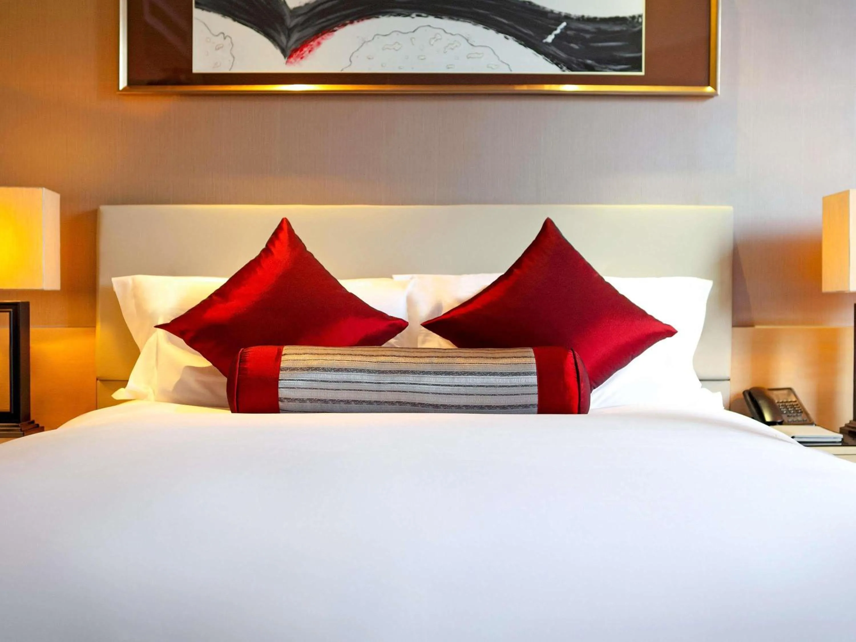 Bedroom, Bed in Grand Mercure Jinan Sunshine