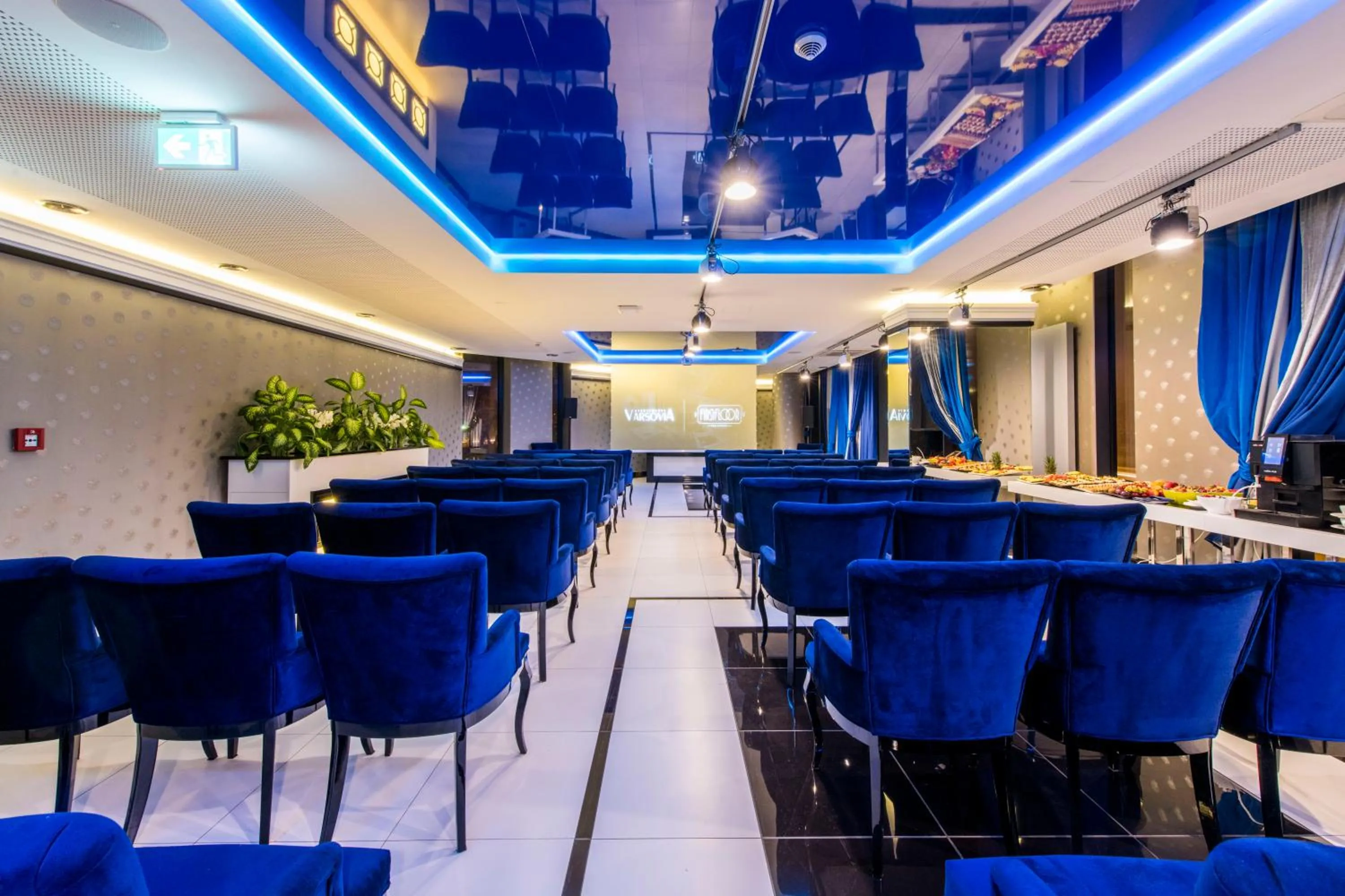 Meeting/conference room in Varsovia Apartamenty Kasprzaka