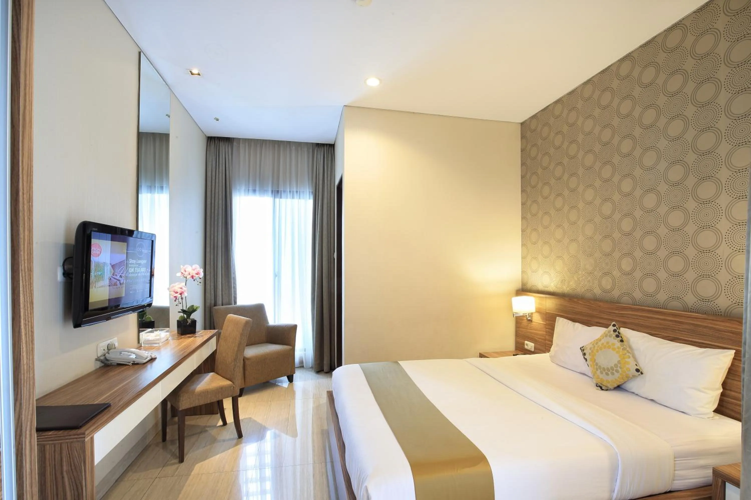 Photo of the whole room, Bed in Rasuna Icon Hotel