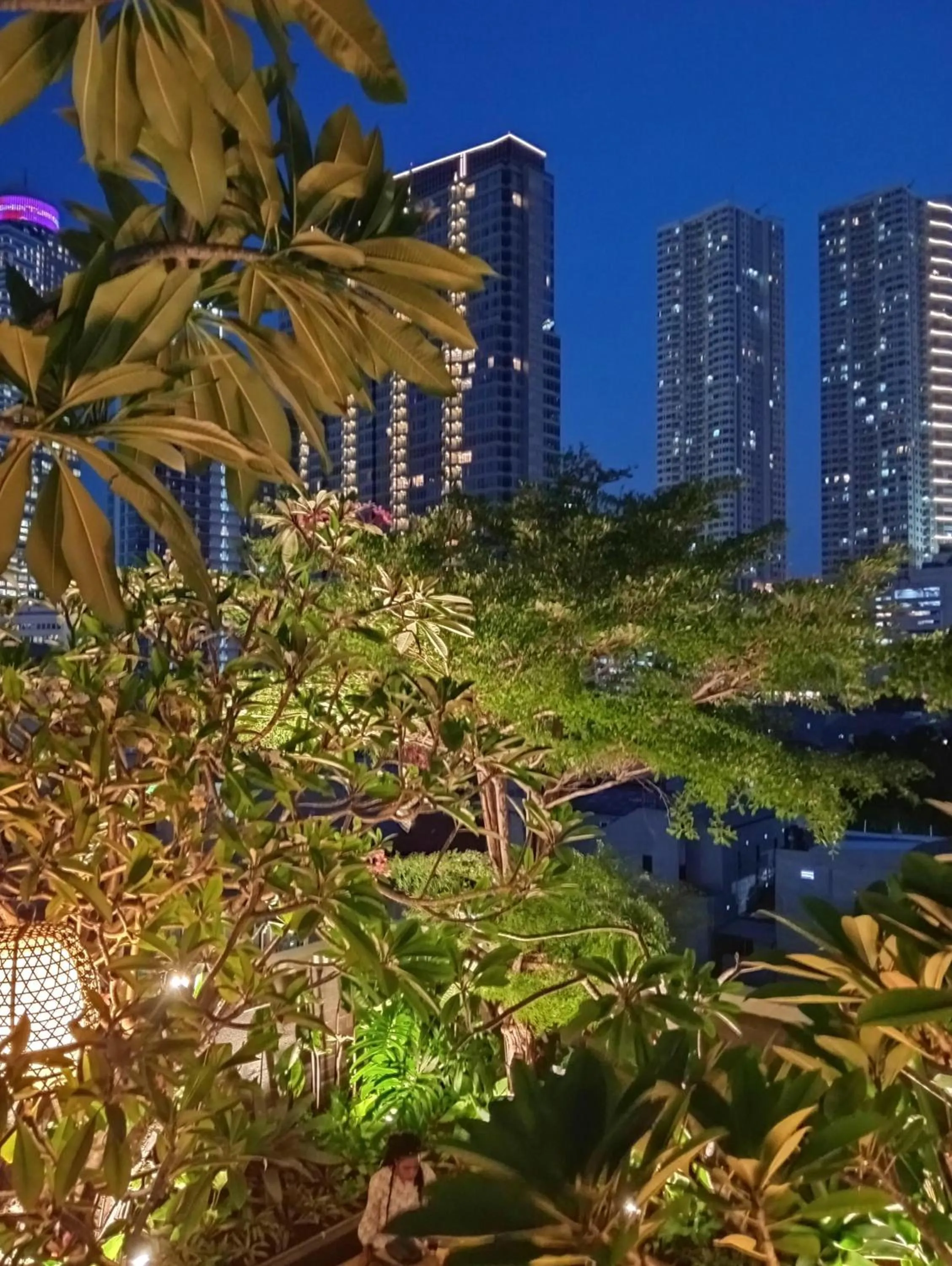 Restaurant/places to eat in Rasuna Icon Hotel