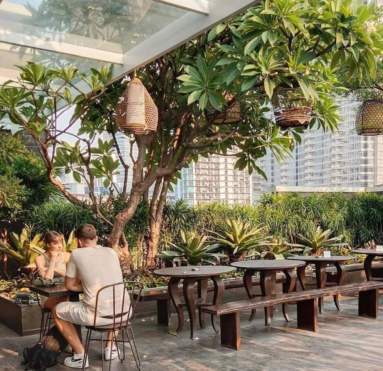 Restaurant/places to eat in Rasuna Icon Hotel