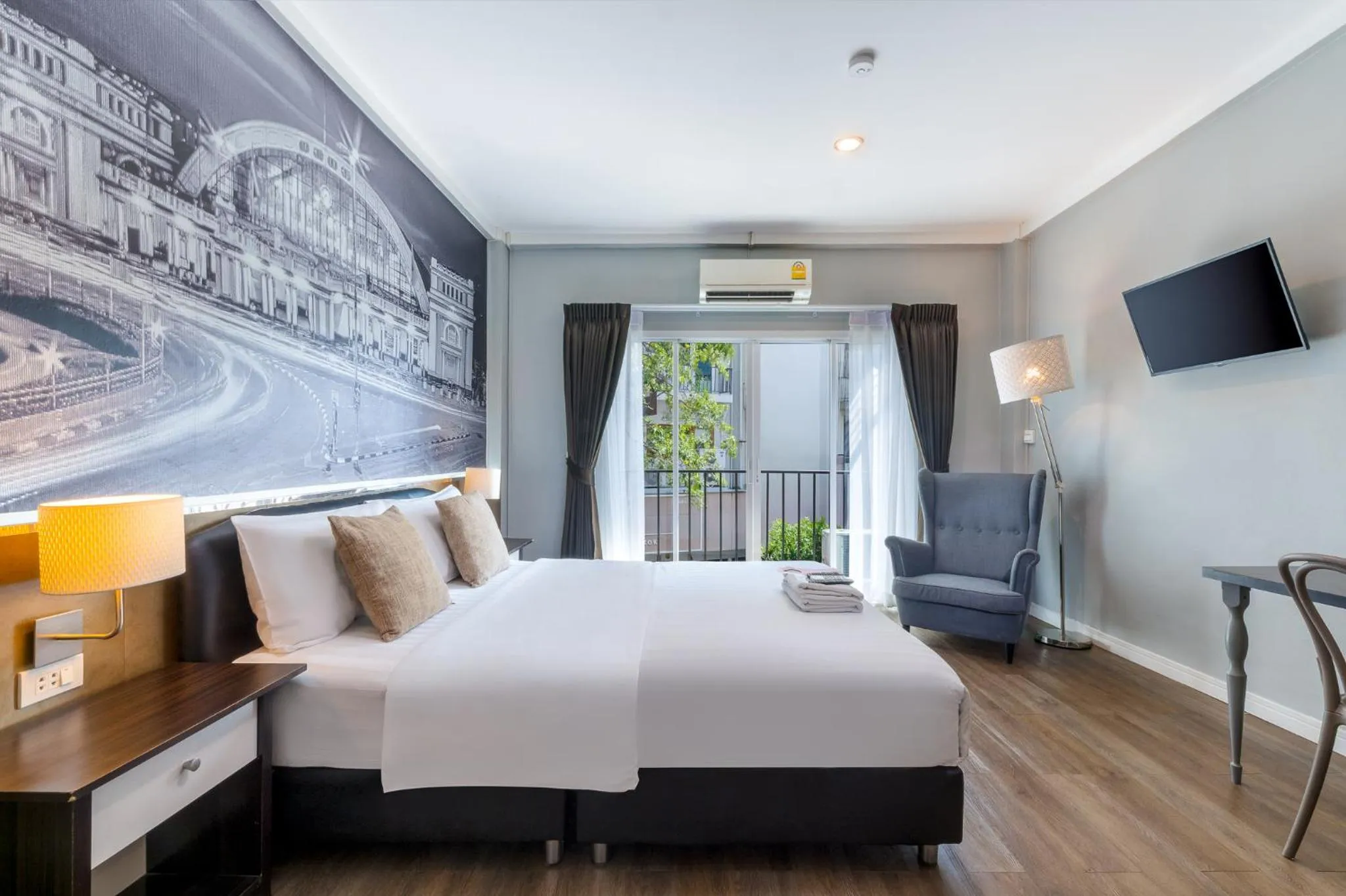 Bedroom, Bed in At Hua Lamphong Hotel