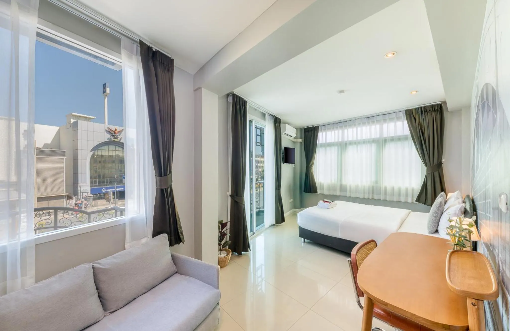 Bedroom, Bed in At Hua Lamphong Hotel