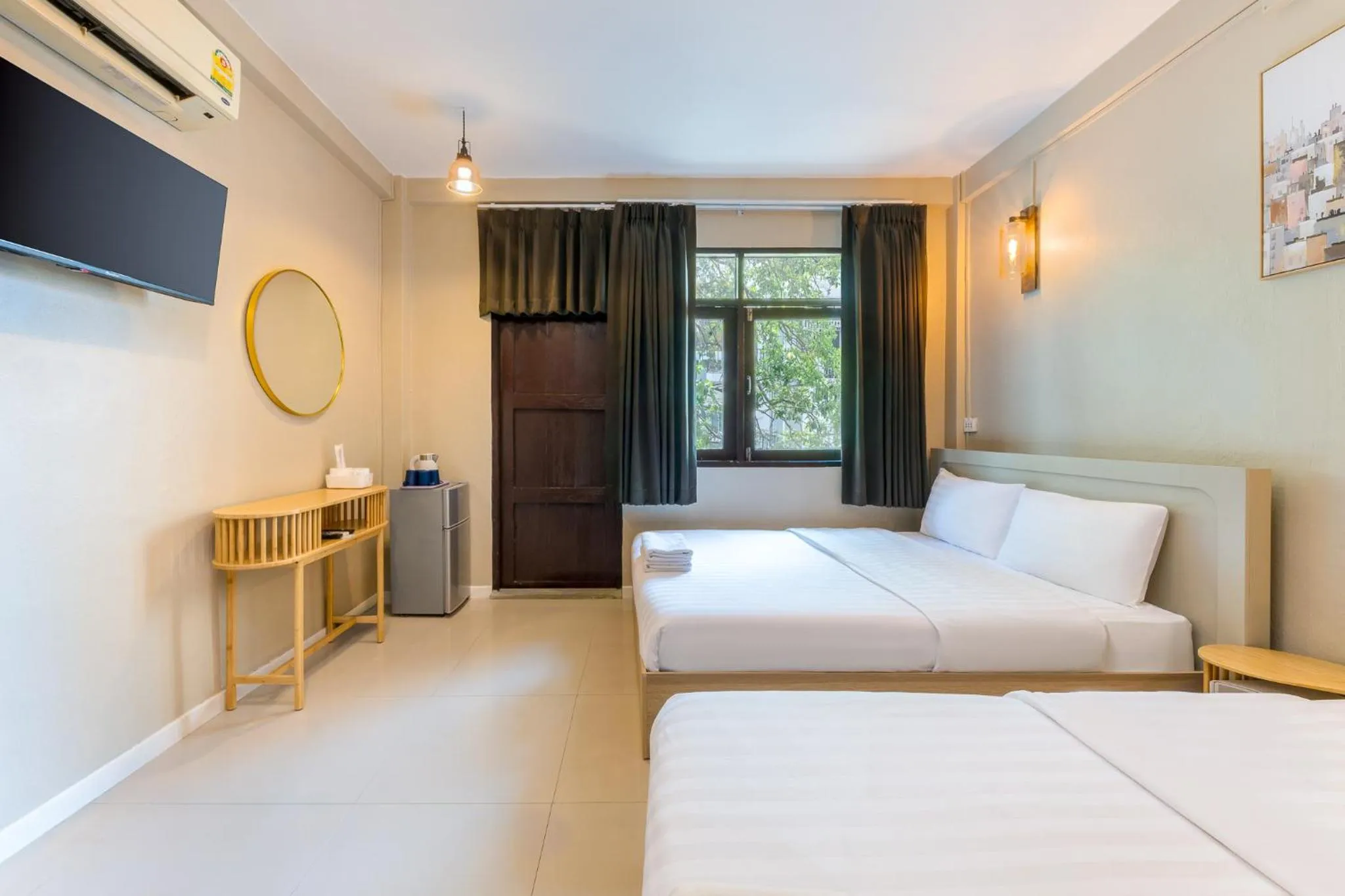 Bedroom, Bed in At Hua Lamphong Hotel