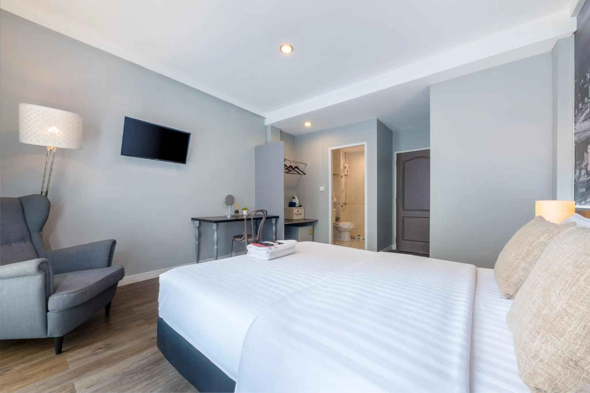 Bedroom, Bed in At Hua Lamphong Hotel