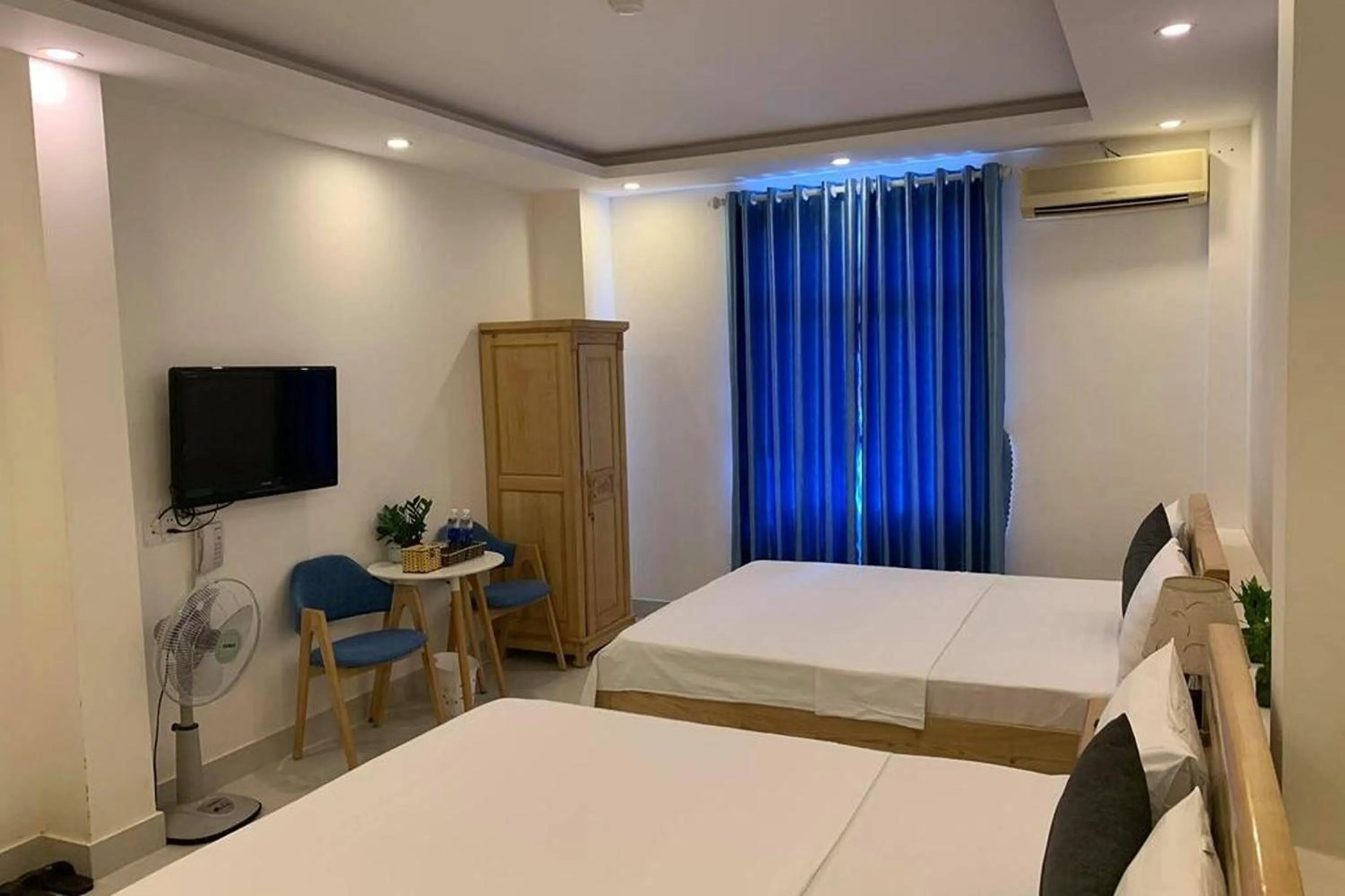 TV and multimedia, Bed in Tuấn Anh 2 Hotel