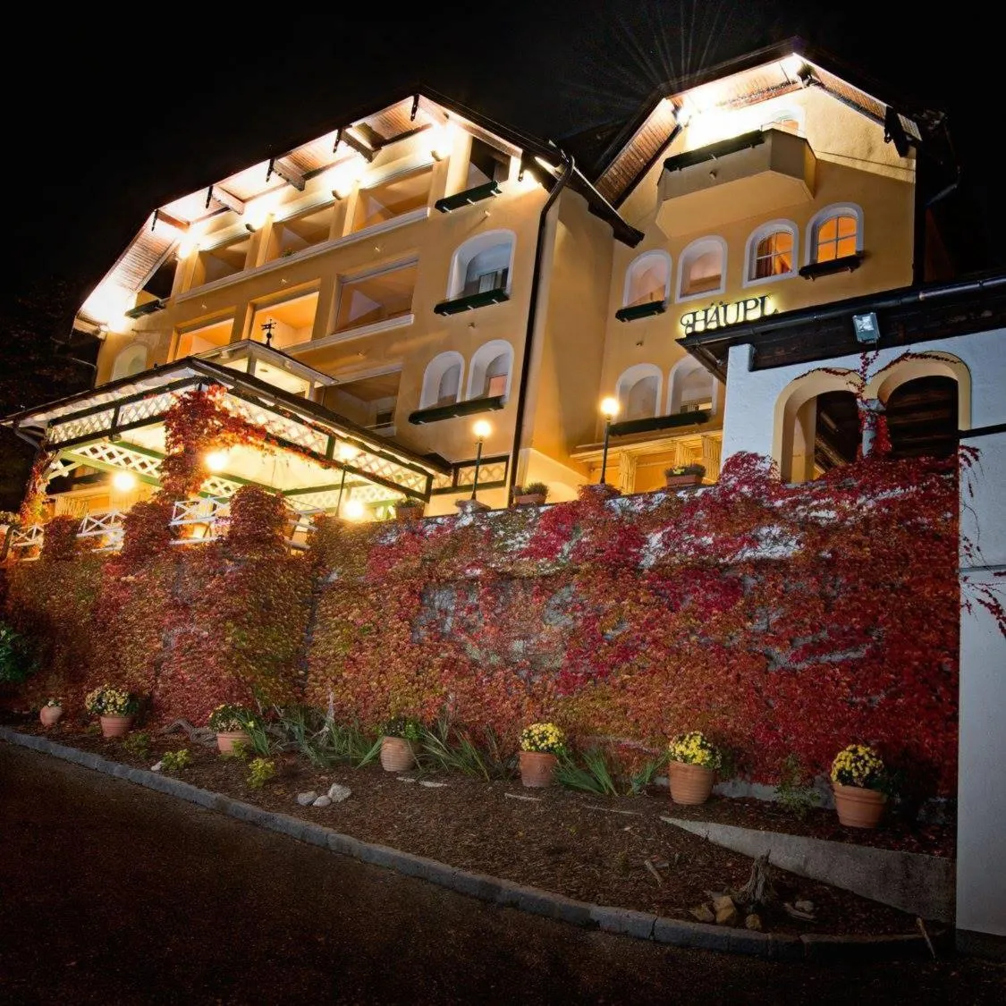 Facade/entrance in Hotel Restaurant Häupl