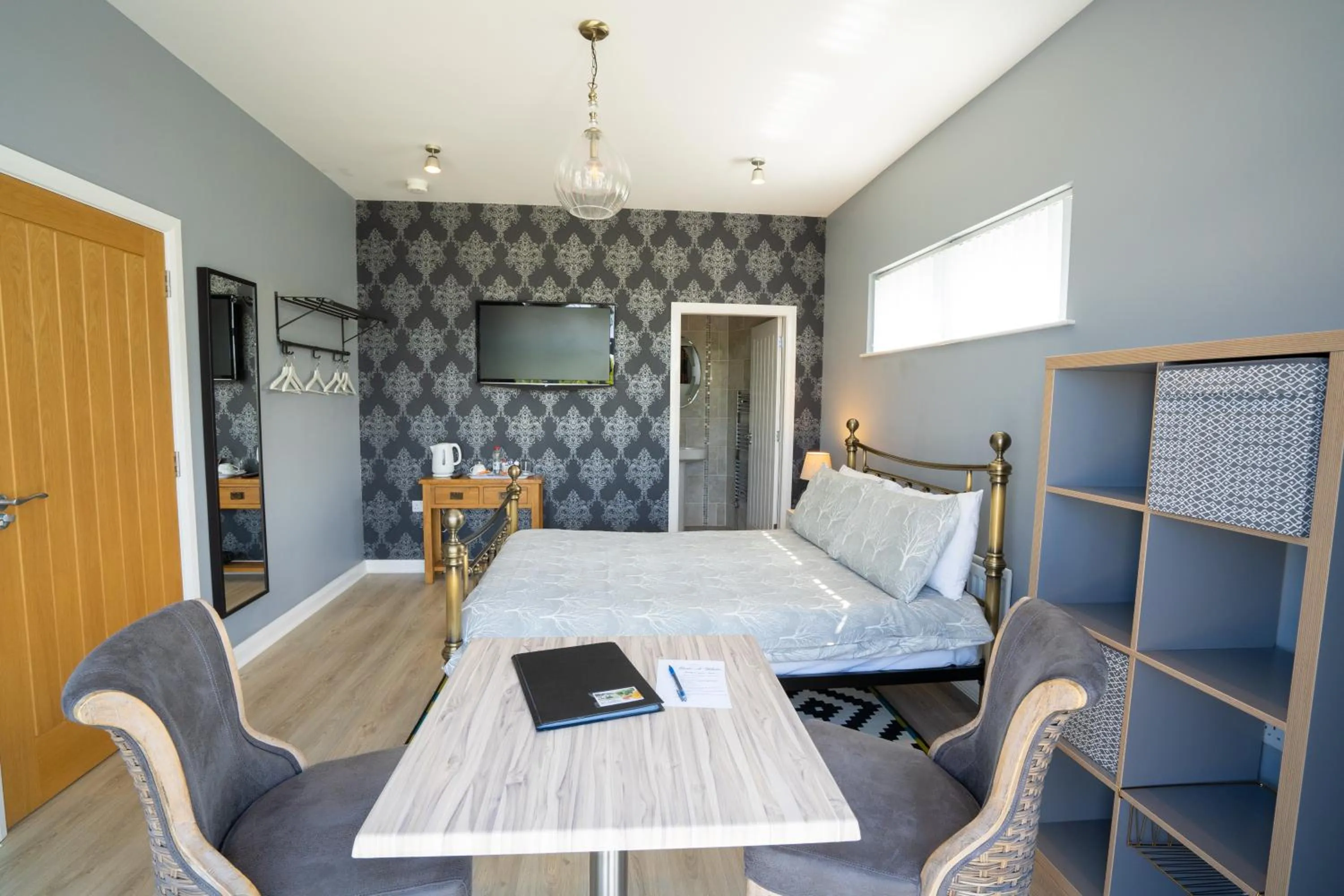 Bedroom, Bed in Rest a While