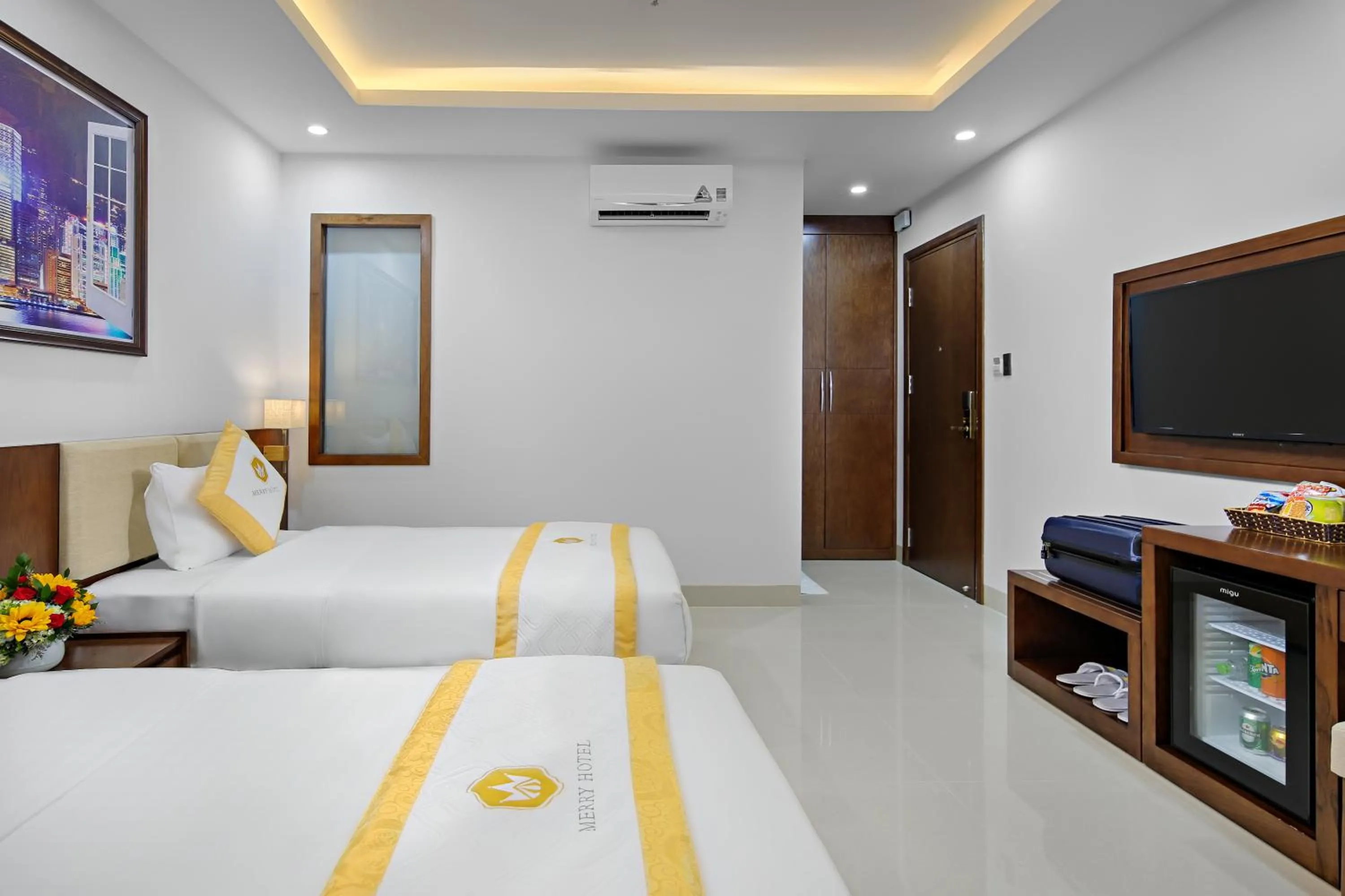 Bedroom, Bed in Merry Hotel