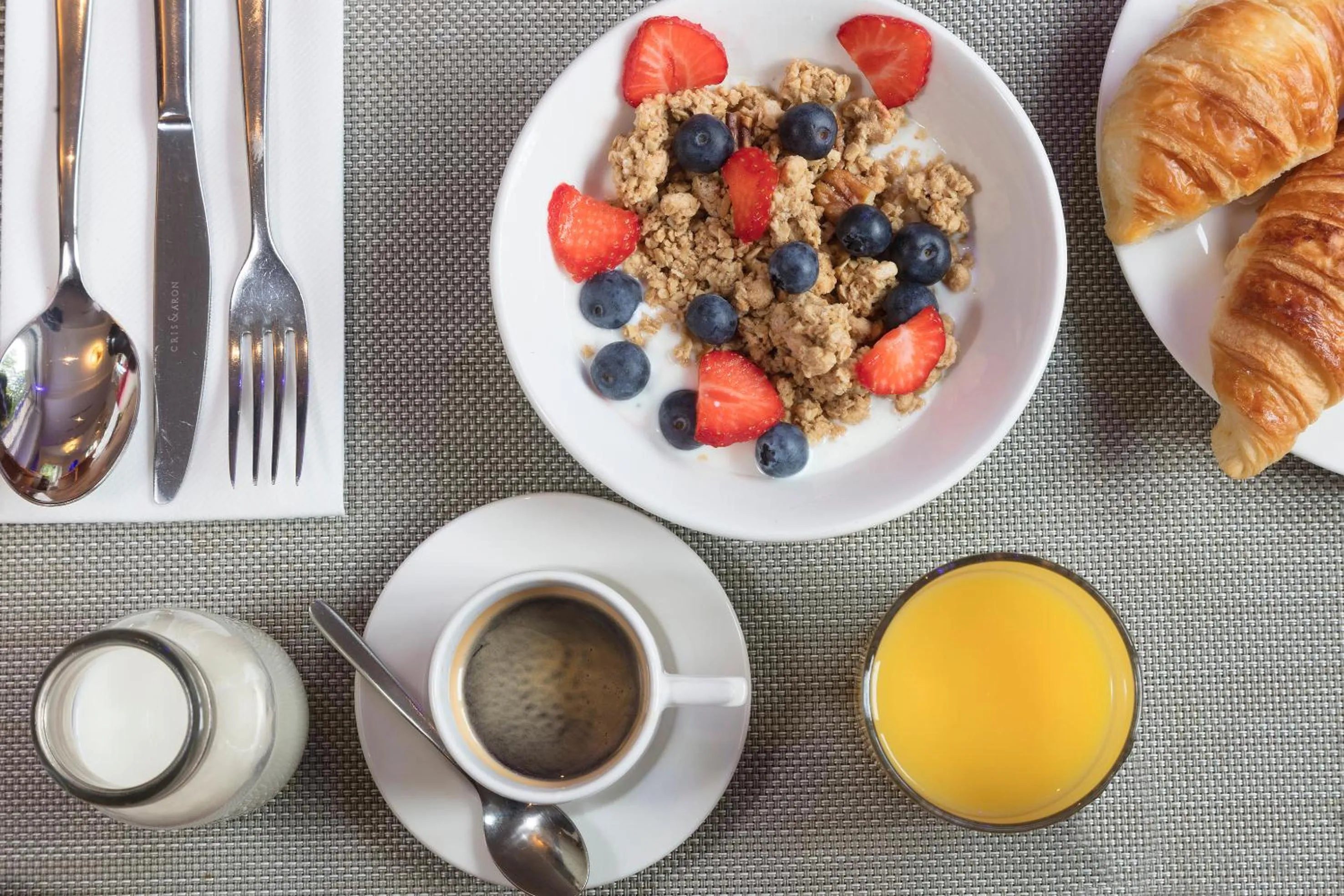 Breakfast in Meliá White House Hotel Apartments