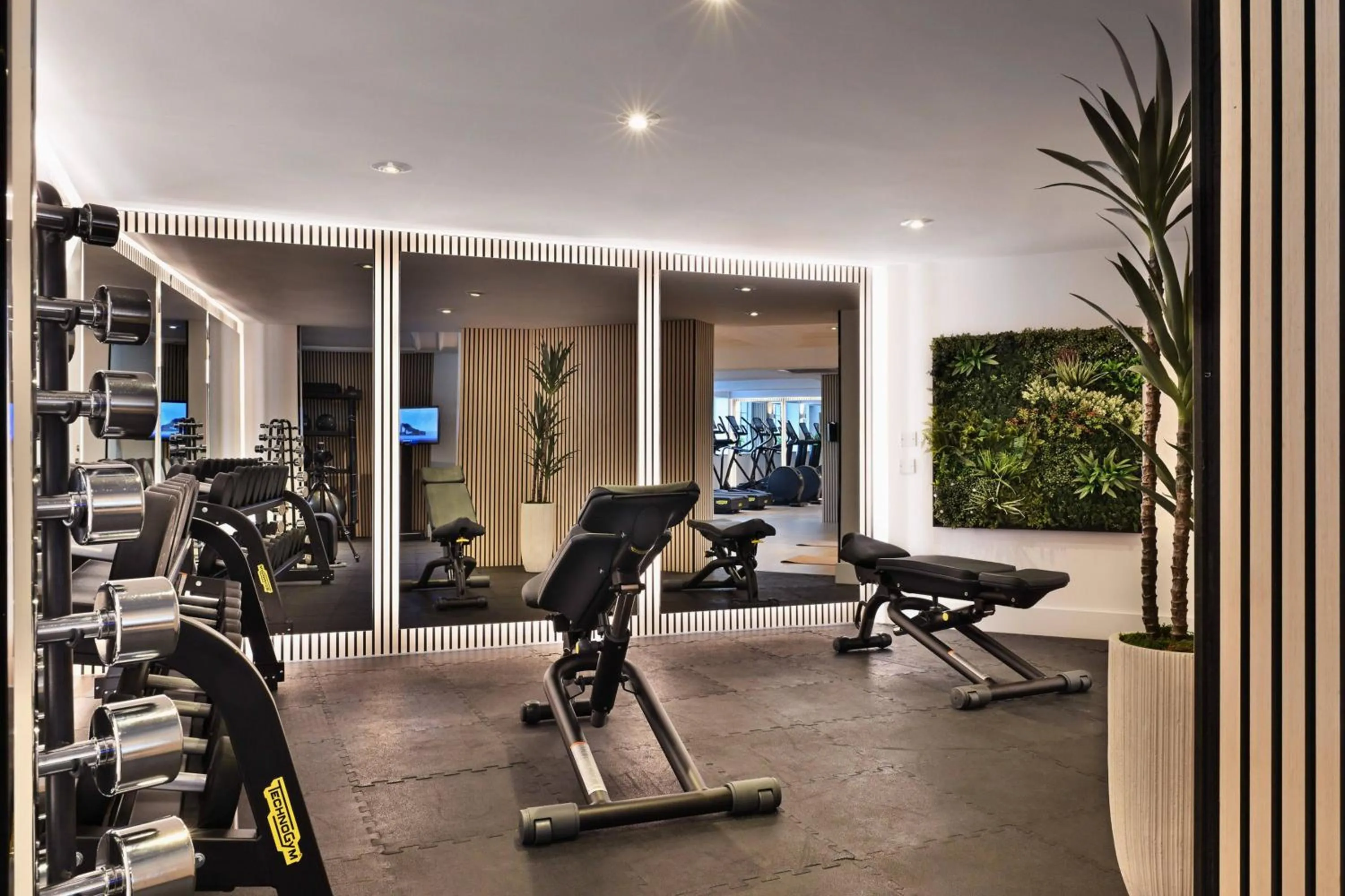 Fitness centre/facilities in Meliá White House Apartments