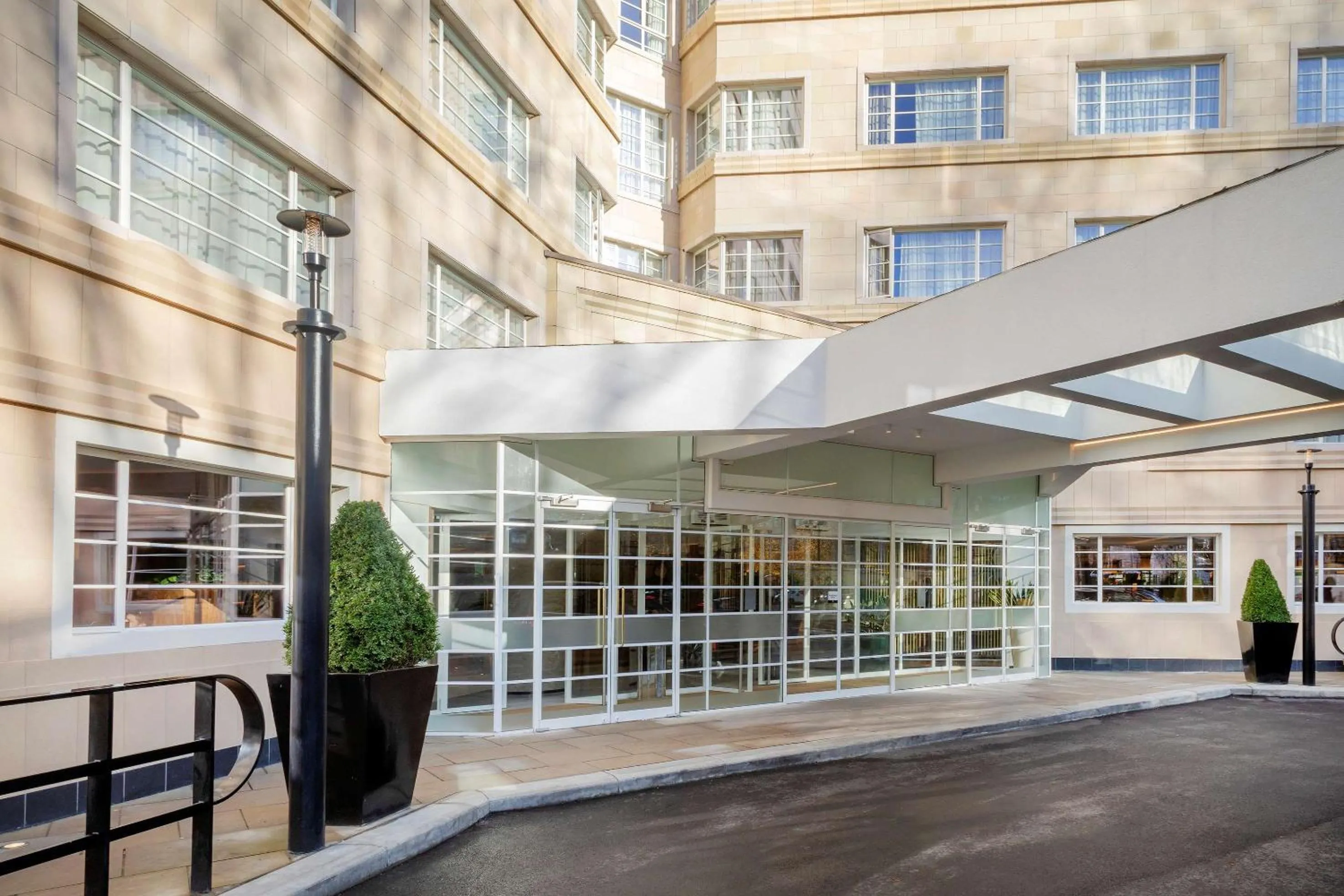 Property building in Meliá White House Hotel Apartments