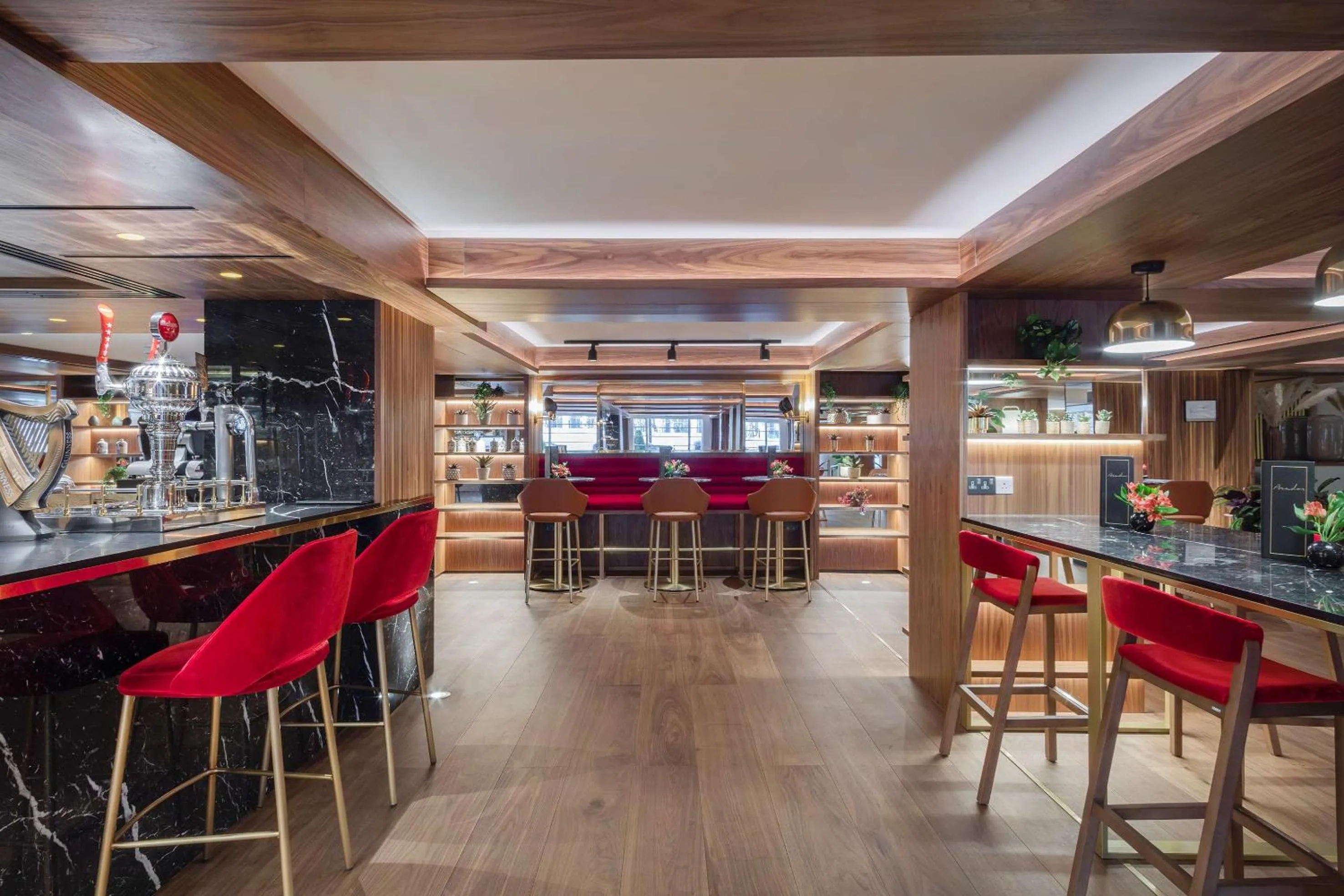 Lounge or bar in Meliá White House Hotel Apartments