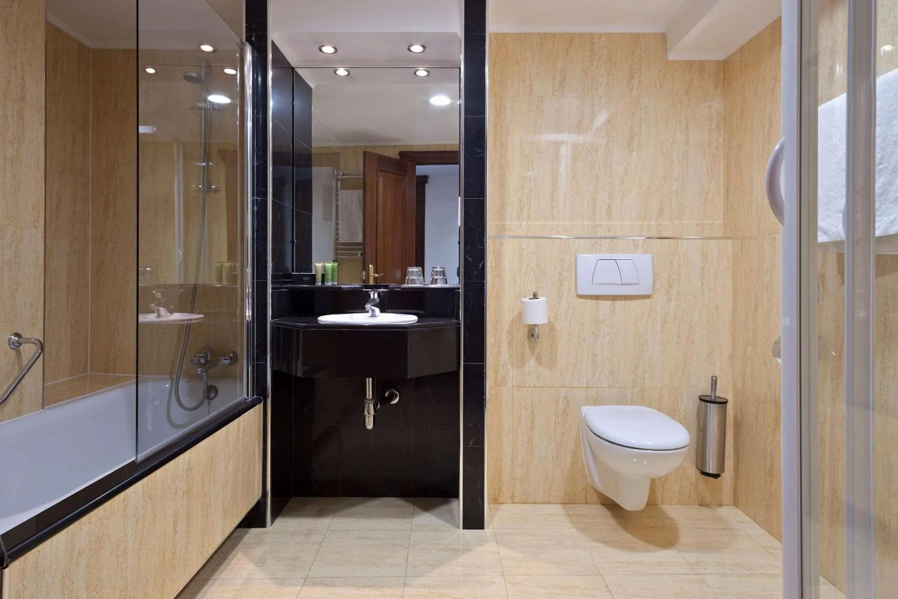 Bathroom in Meliá White House Hotel Apartments