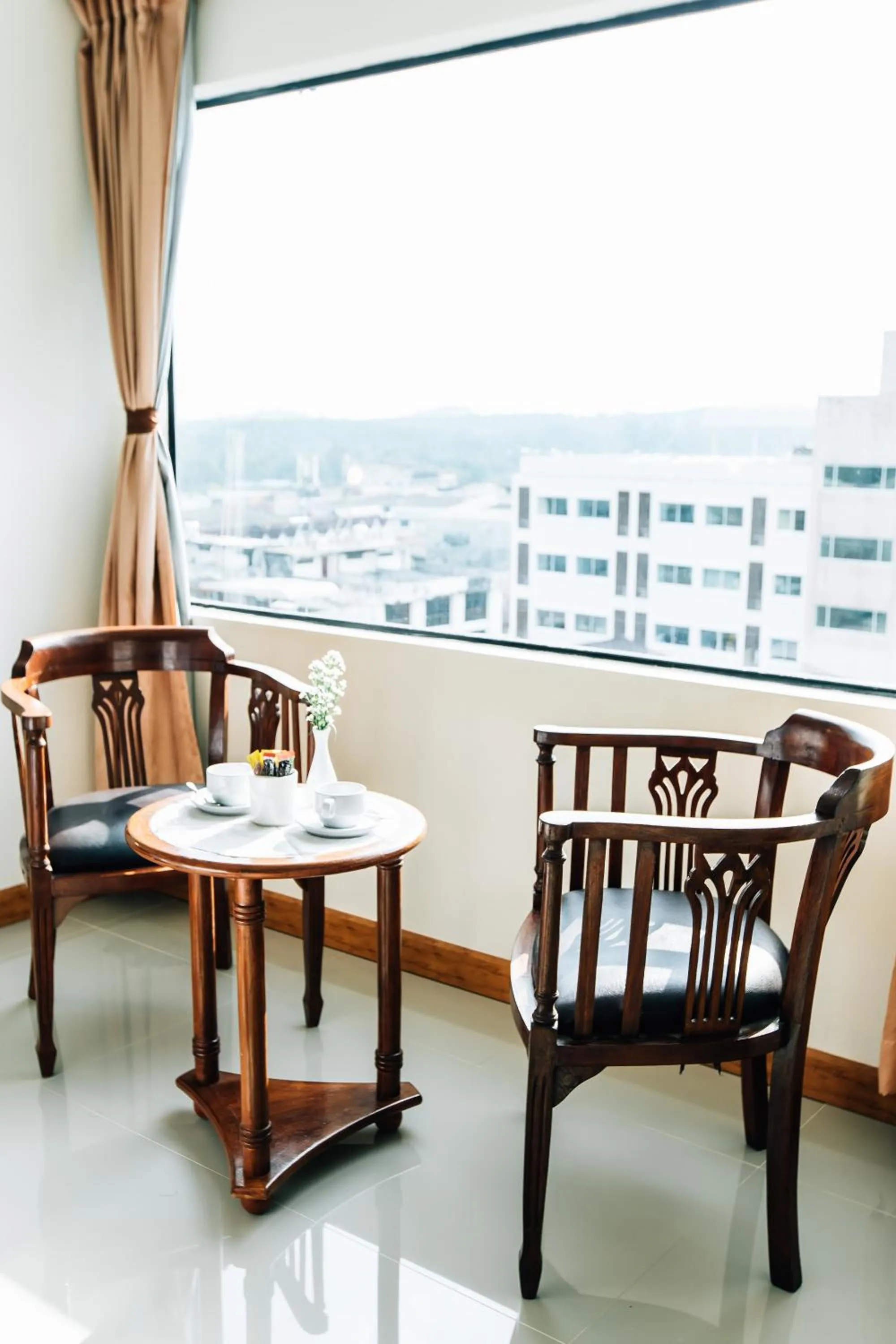 Coffee/tea facilities in Sinkiat Thani Hotel