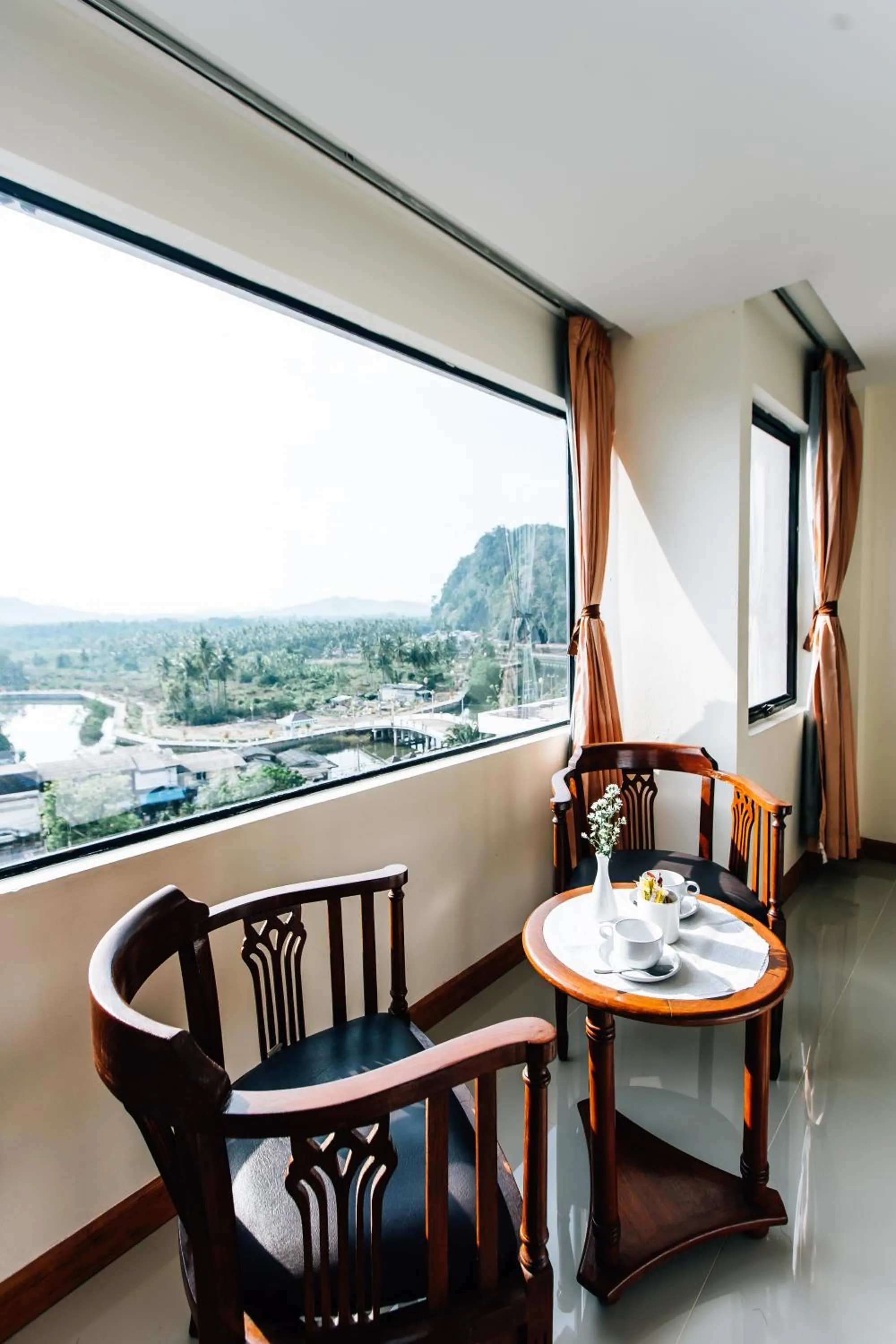 Coffee/tea facilities in Sinkiat Thani Hotel