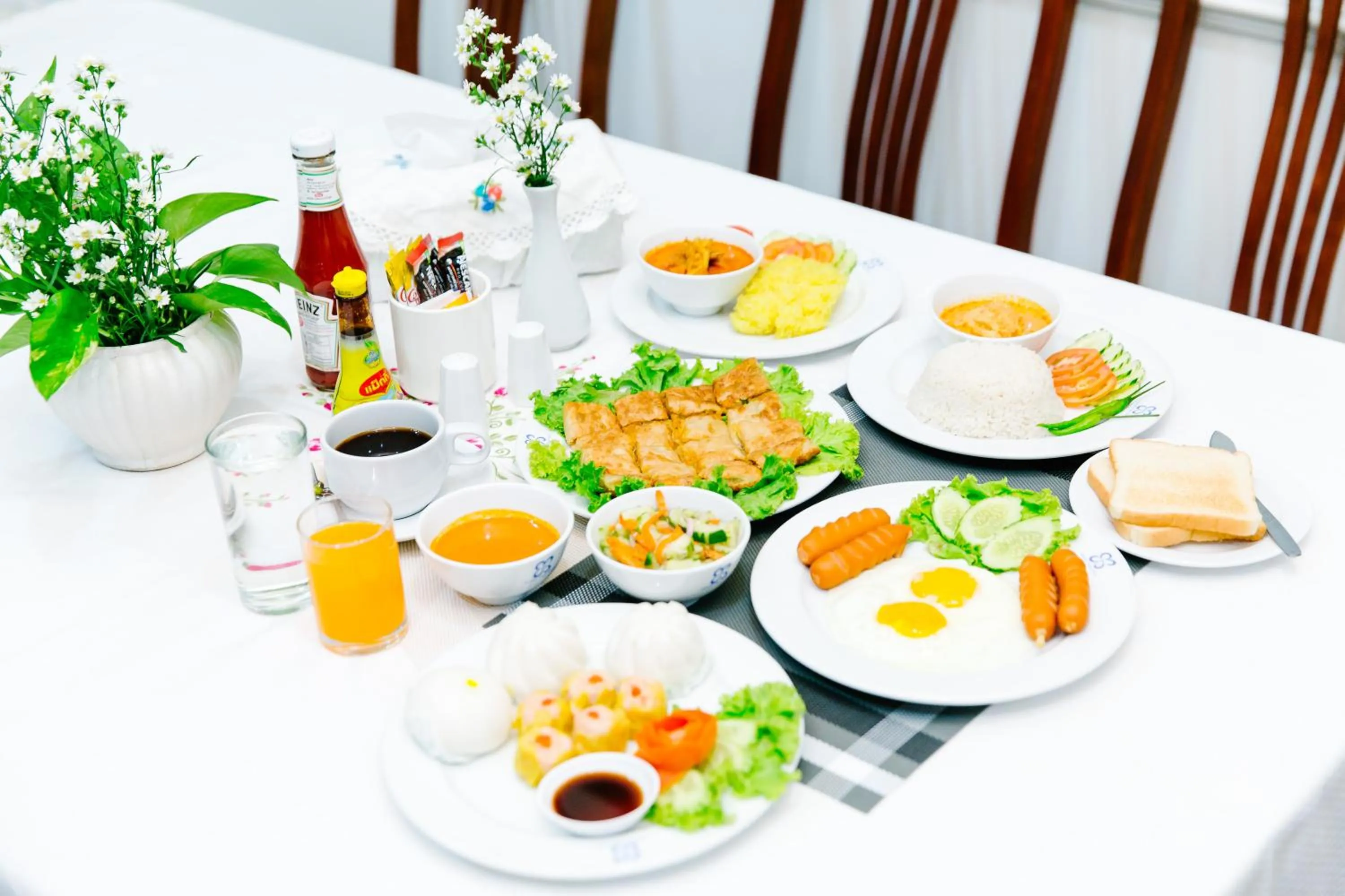 Food close-up in Sinkiat Thani Hotel