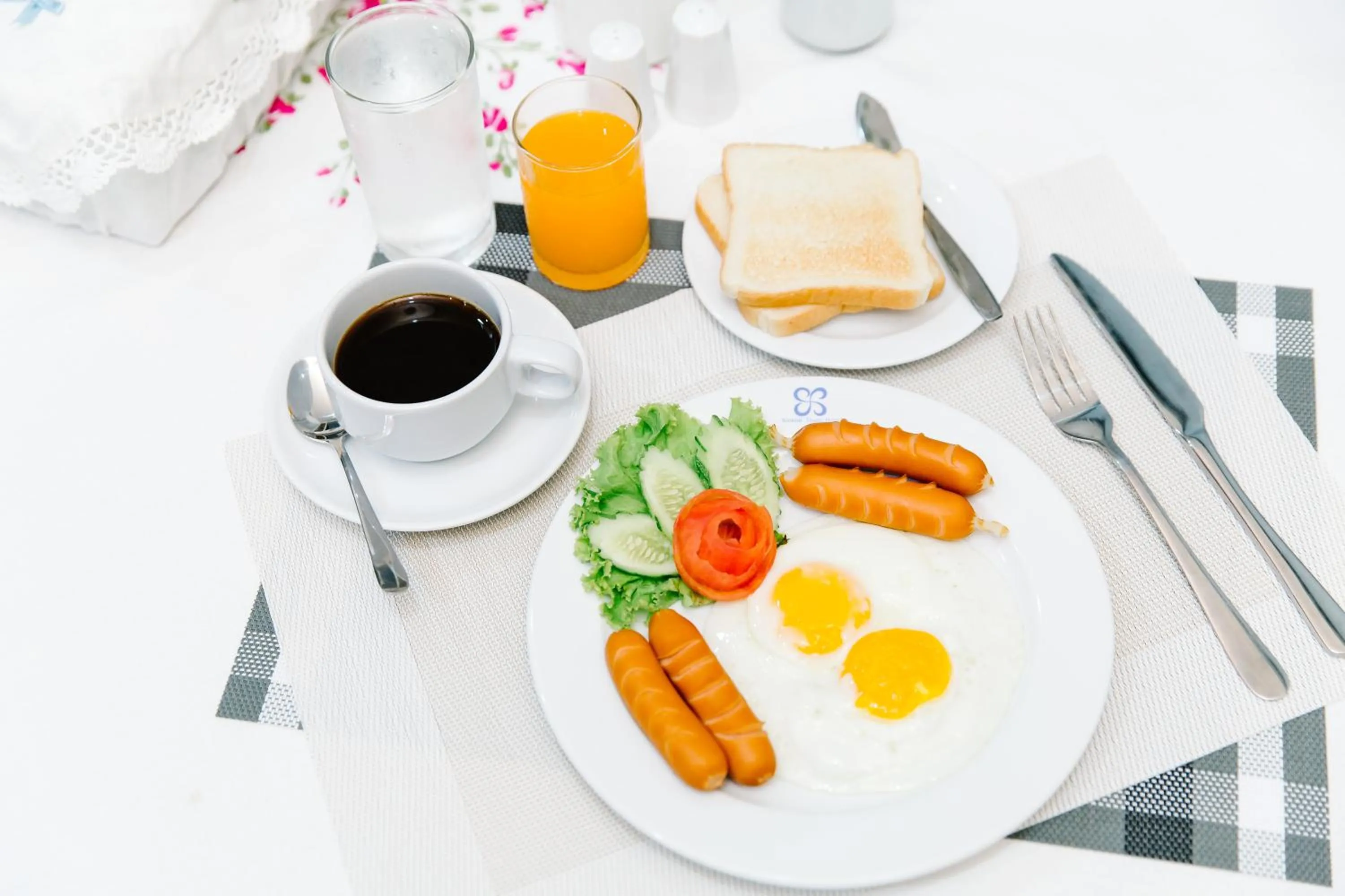 Food close-up in Sinkiat Thani Hotel