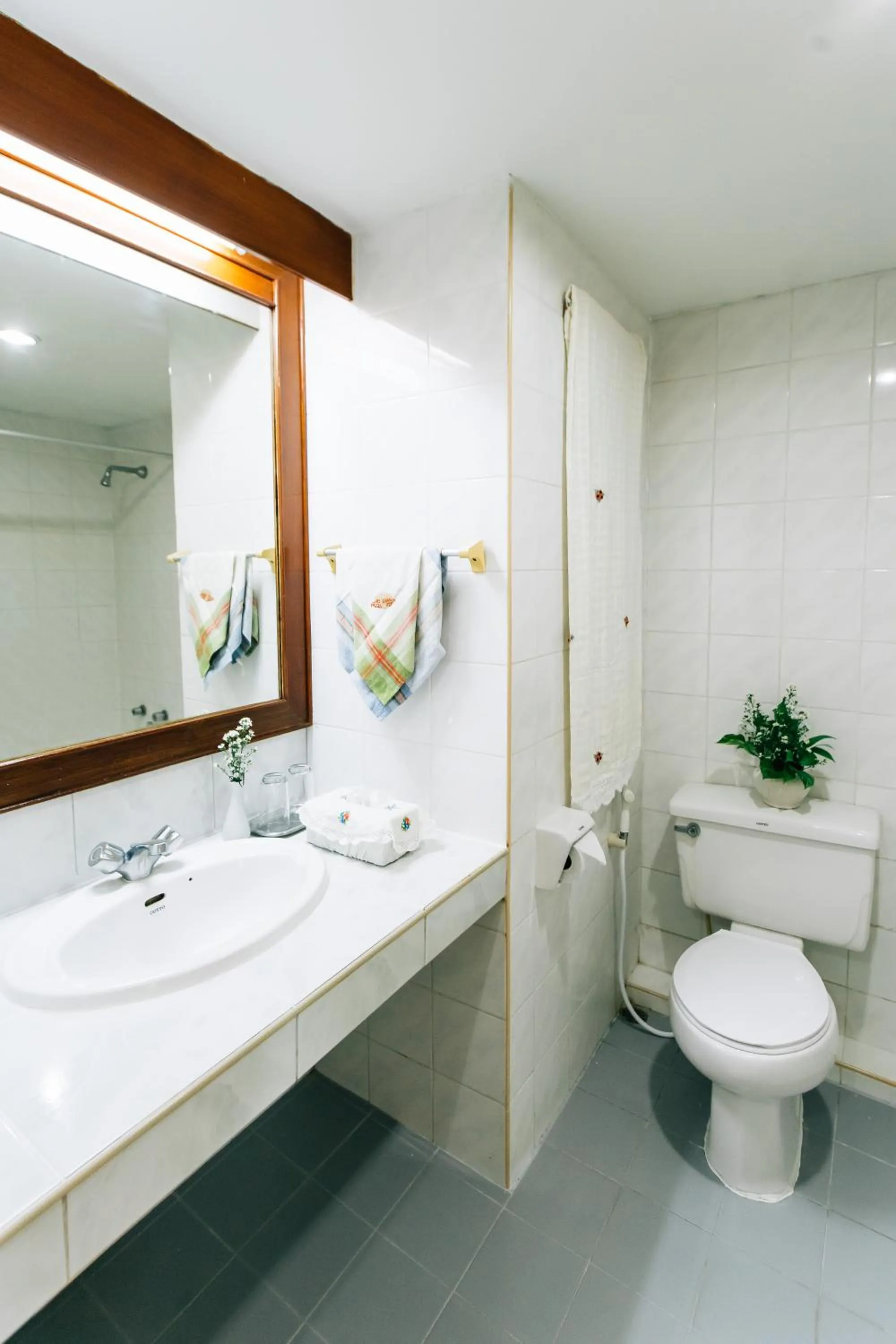 Bathroom in Sinkiat Thani Hotel