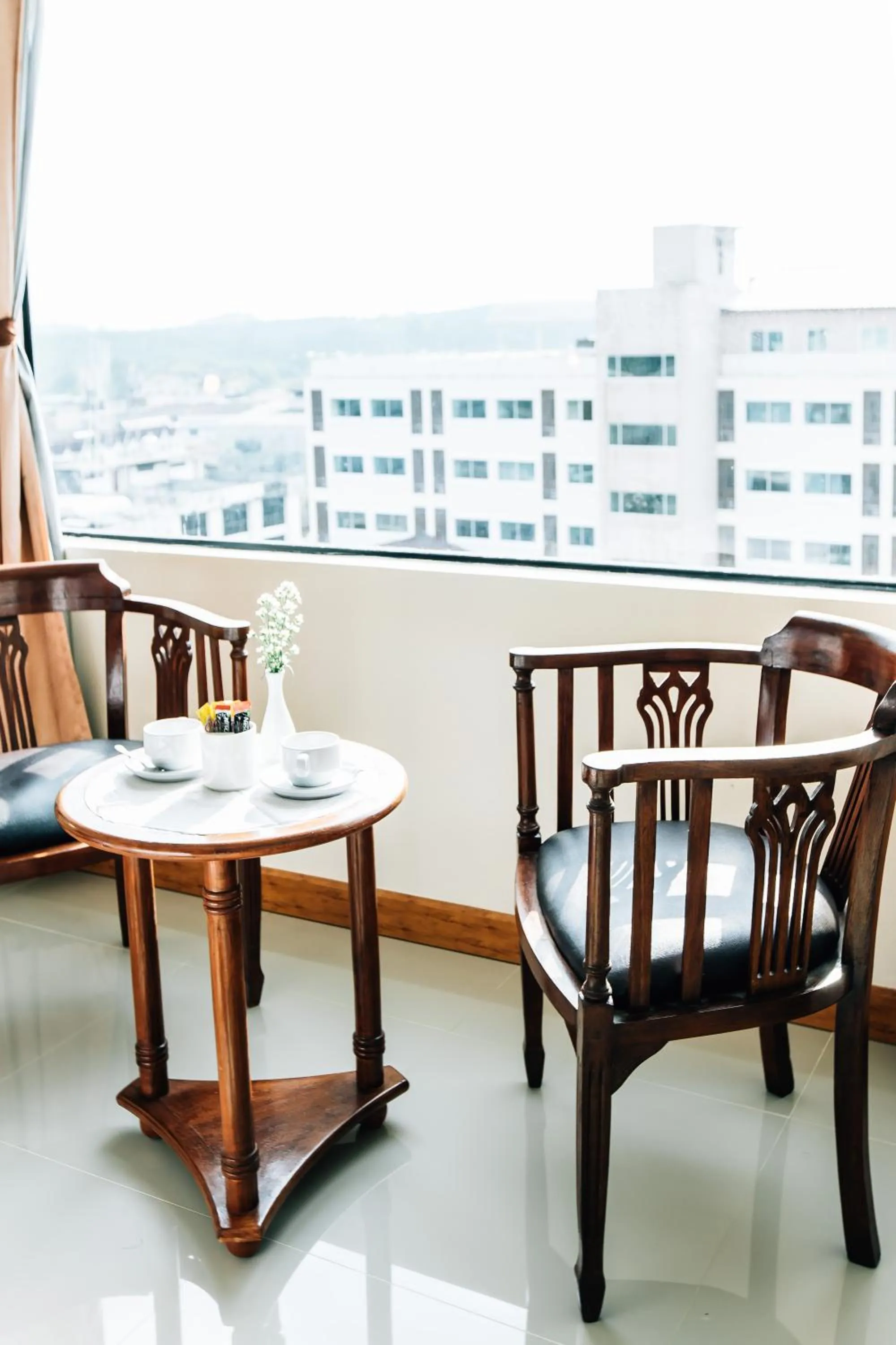 Coffee/tea facilities in Sinkiat Thani Hotel