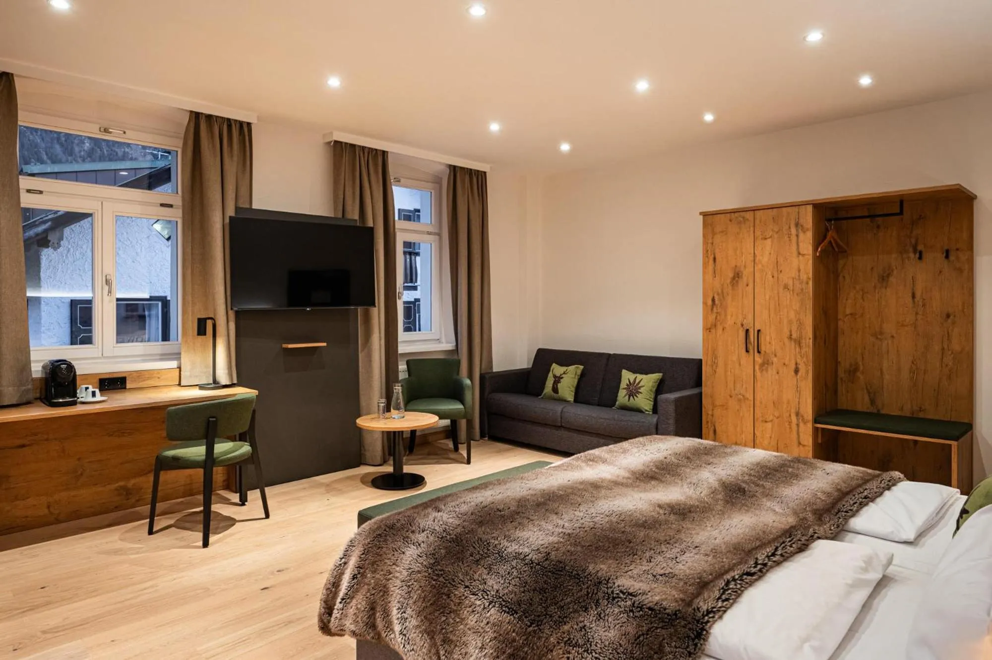 Photo of the whole room, Bed in Alpin Lifestyle Hotel Löwen & Strauss