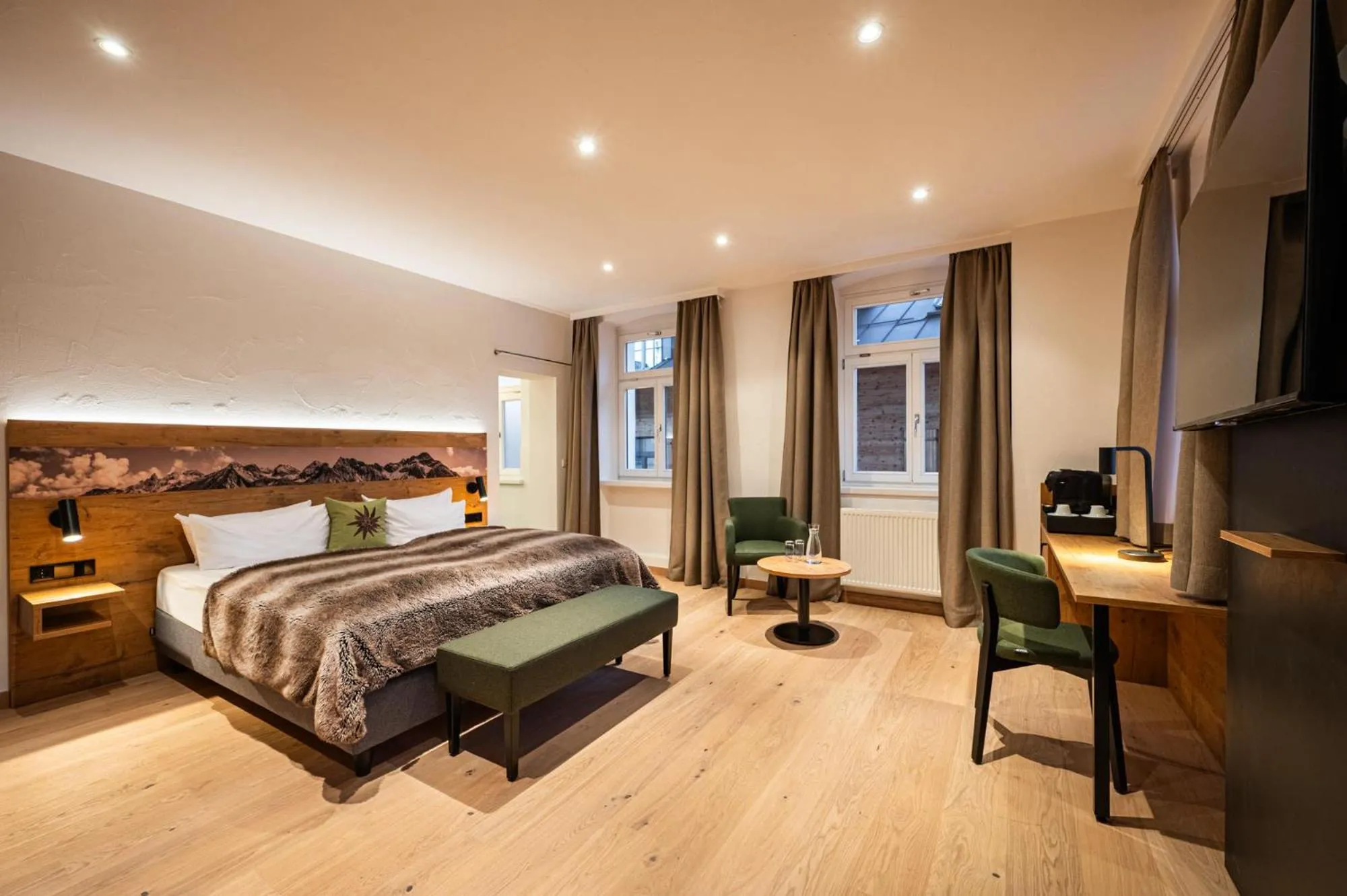 Photo of the whole room, Bed in Alpin Lifestyle Hotel Löwen & Strauss