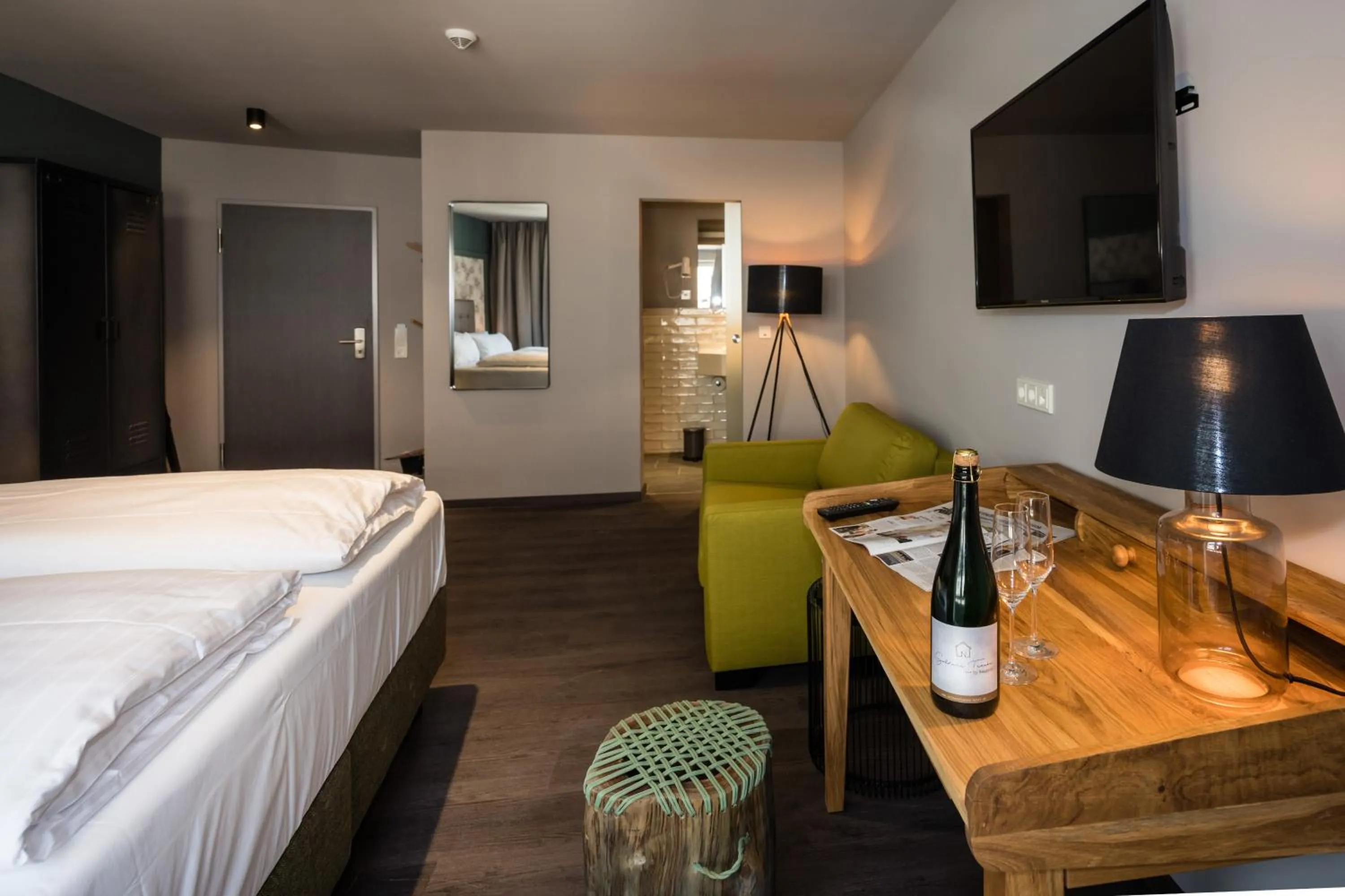 Photo of the whole room, Bed in Hotel Goldene Traube - by Neugart