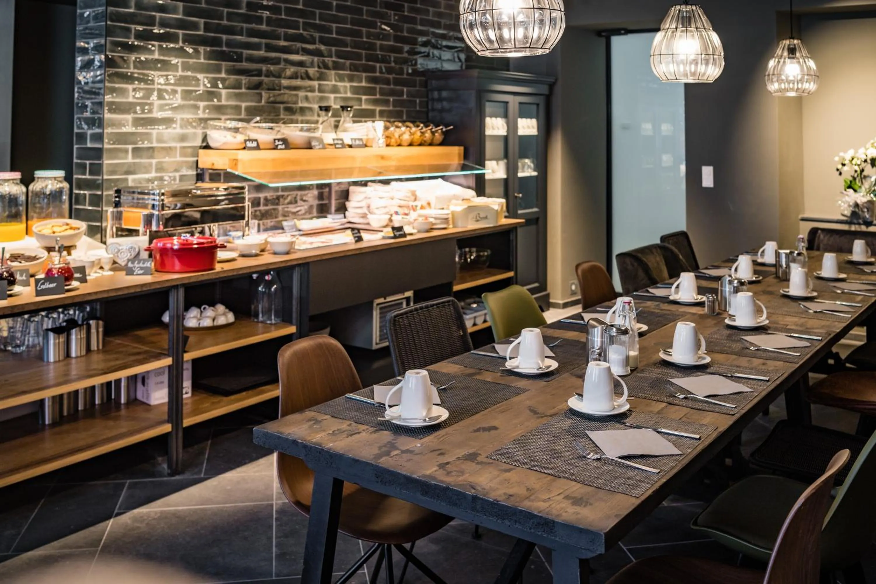 Buffet breakfast in Hotel Goldene Traube - by Neugart