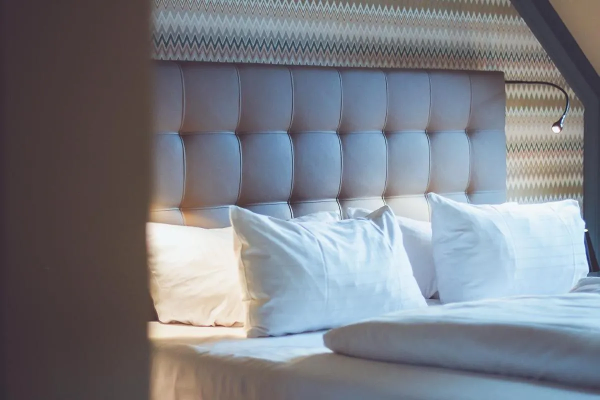 Bed in Hotel Goldene Traube - by Neugart