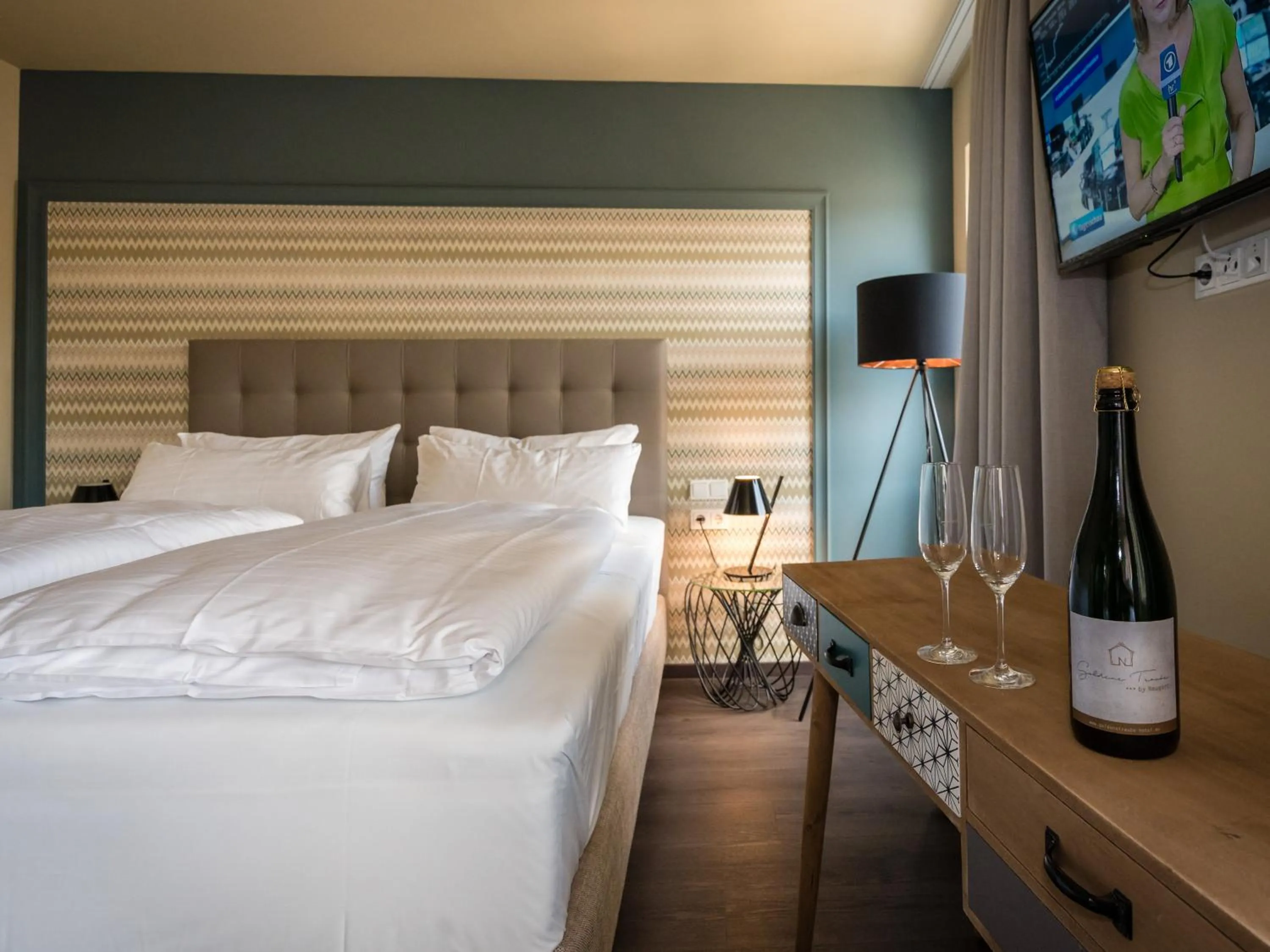 Photo of the whole room, Bed in Hotel Goldene Traube - by Neugart